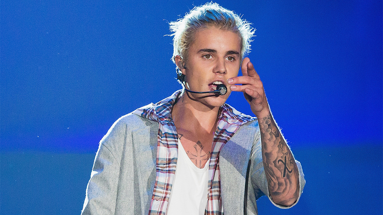 Justin Bieber Kicks Off Wet And Wild Purpose Tour With Sexy Dancing And Lots Of Shirtlessness