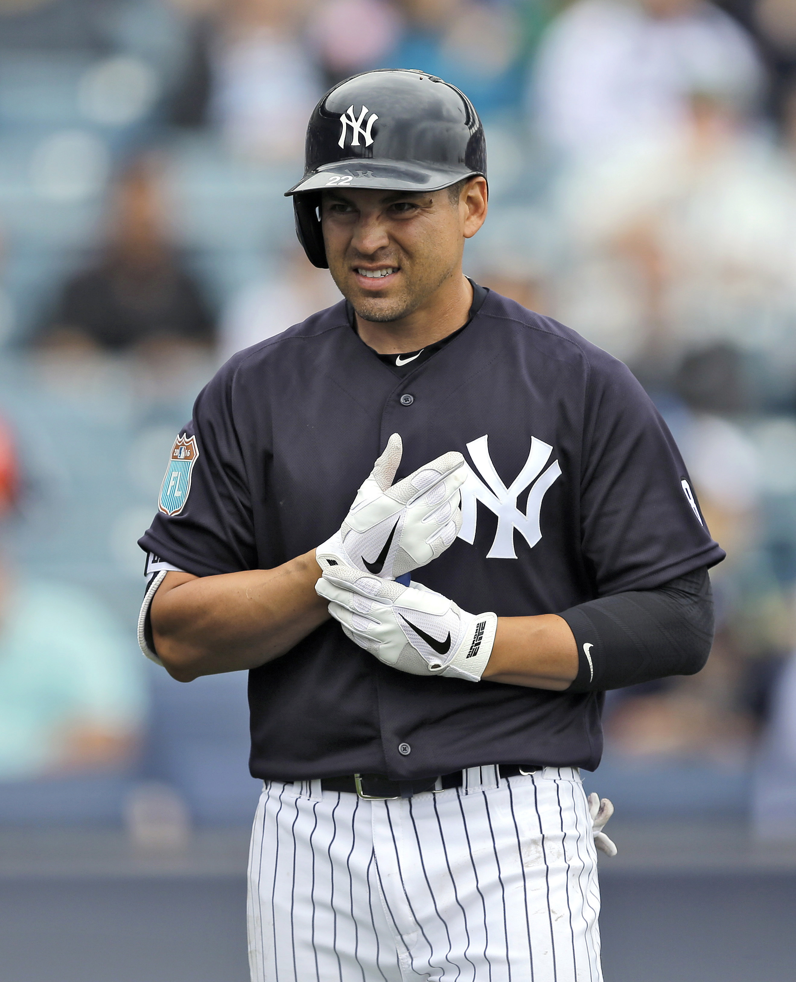 Yankees' Jacoby Ellsbury hit by pitch on right wrist