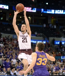 Texas A&M rides miracle finish to 2OT win over Northern Iowa