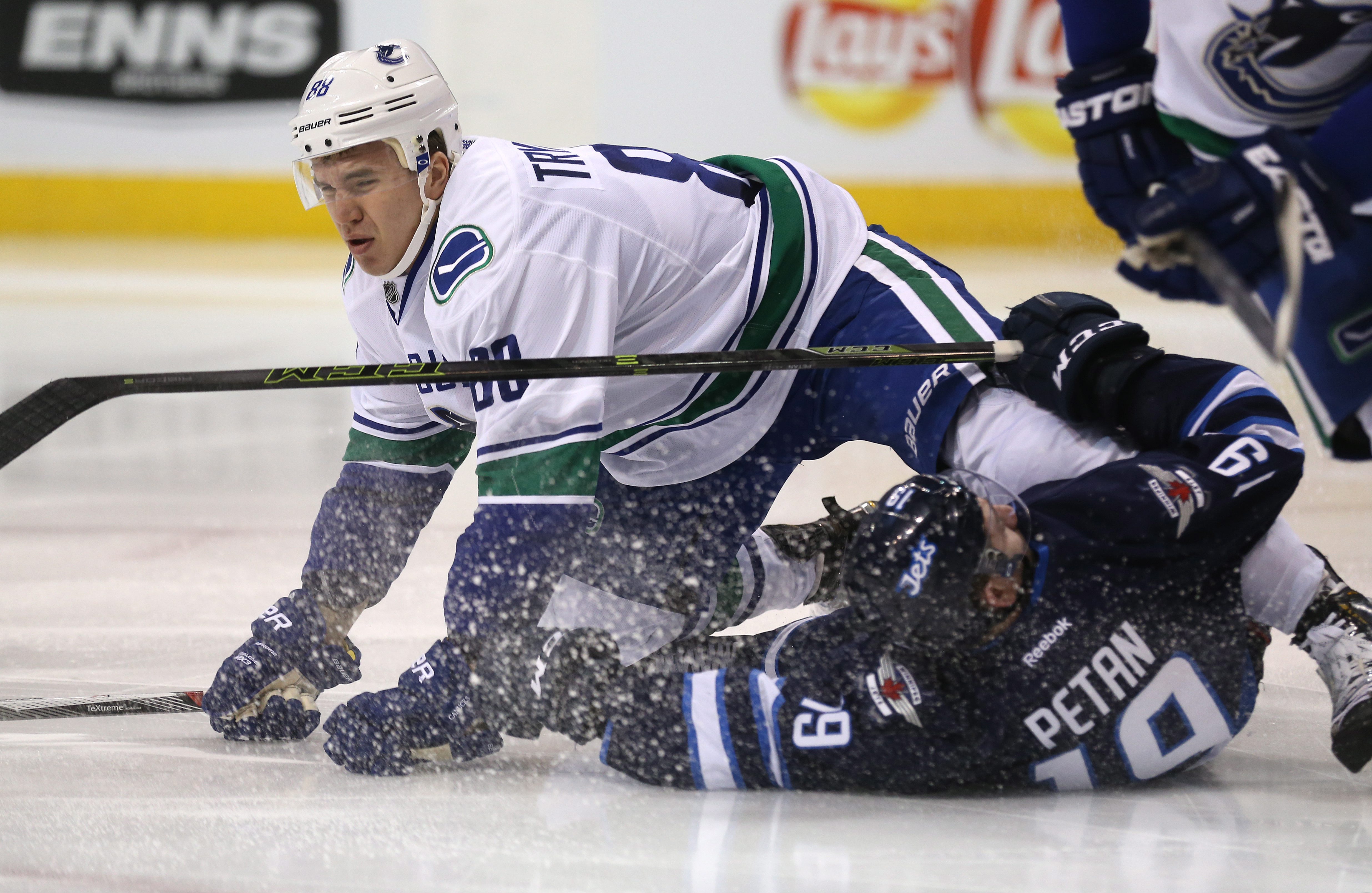 Jets Send Canucks To Third Straight Shutout Loss | Wtsp.com