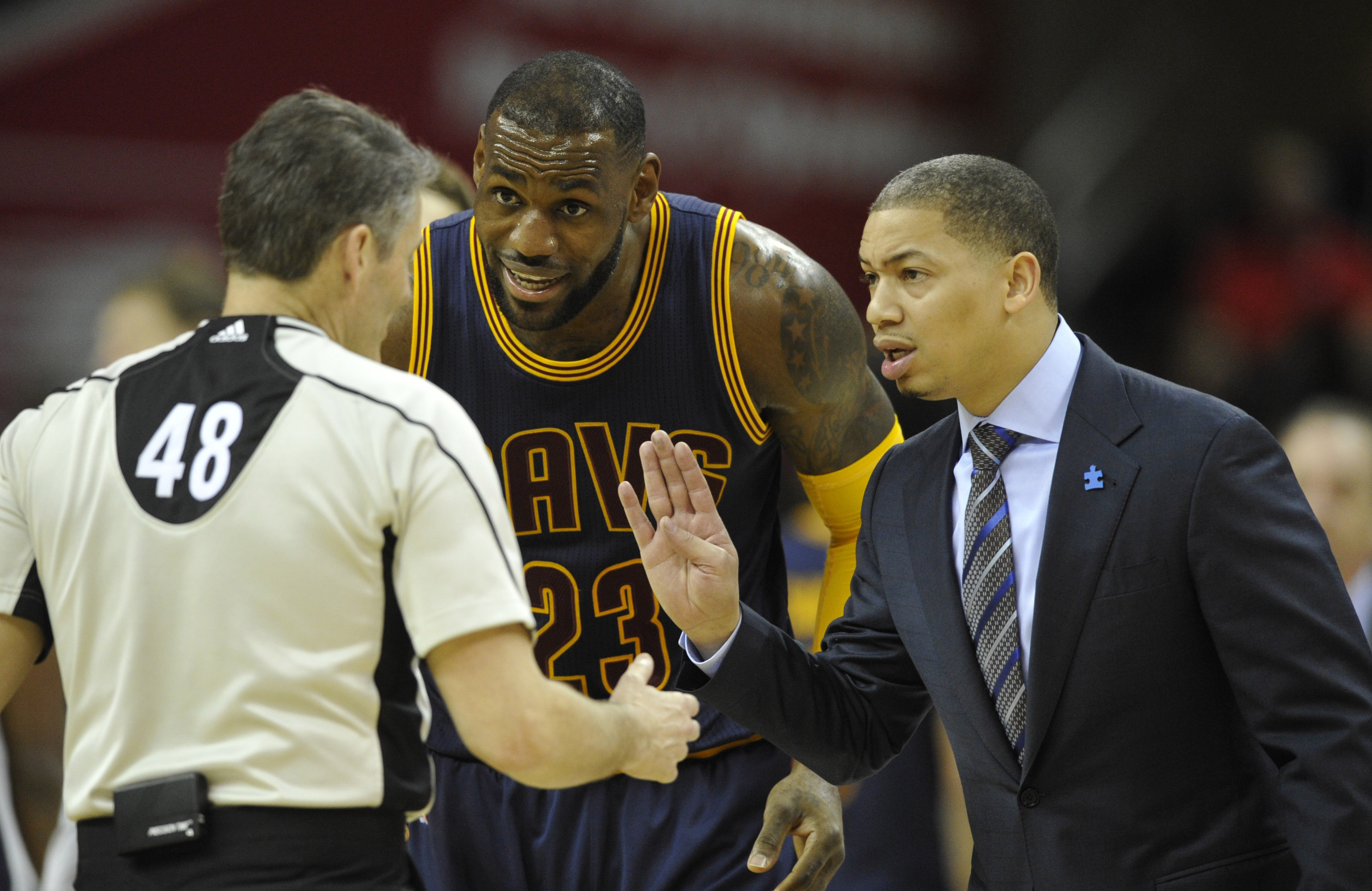 Lebron on sale unfollows cavs