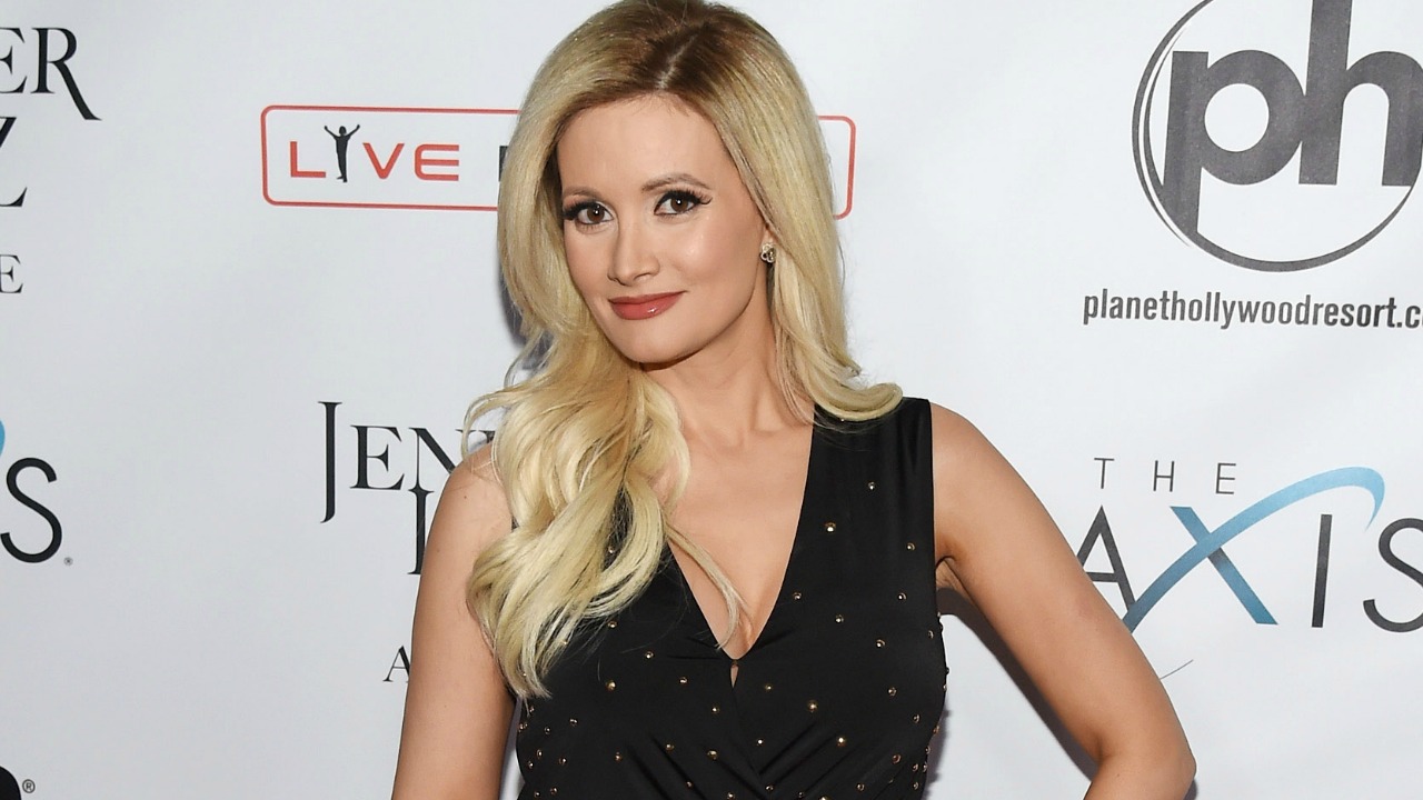 Holly Madison Reveals the Sex of Her Second Child! kare11