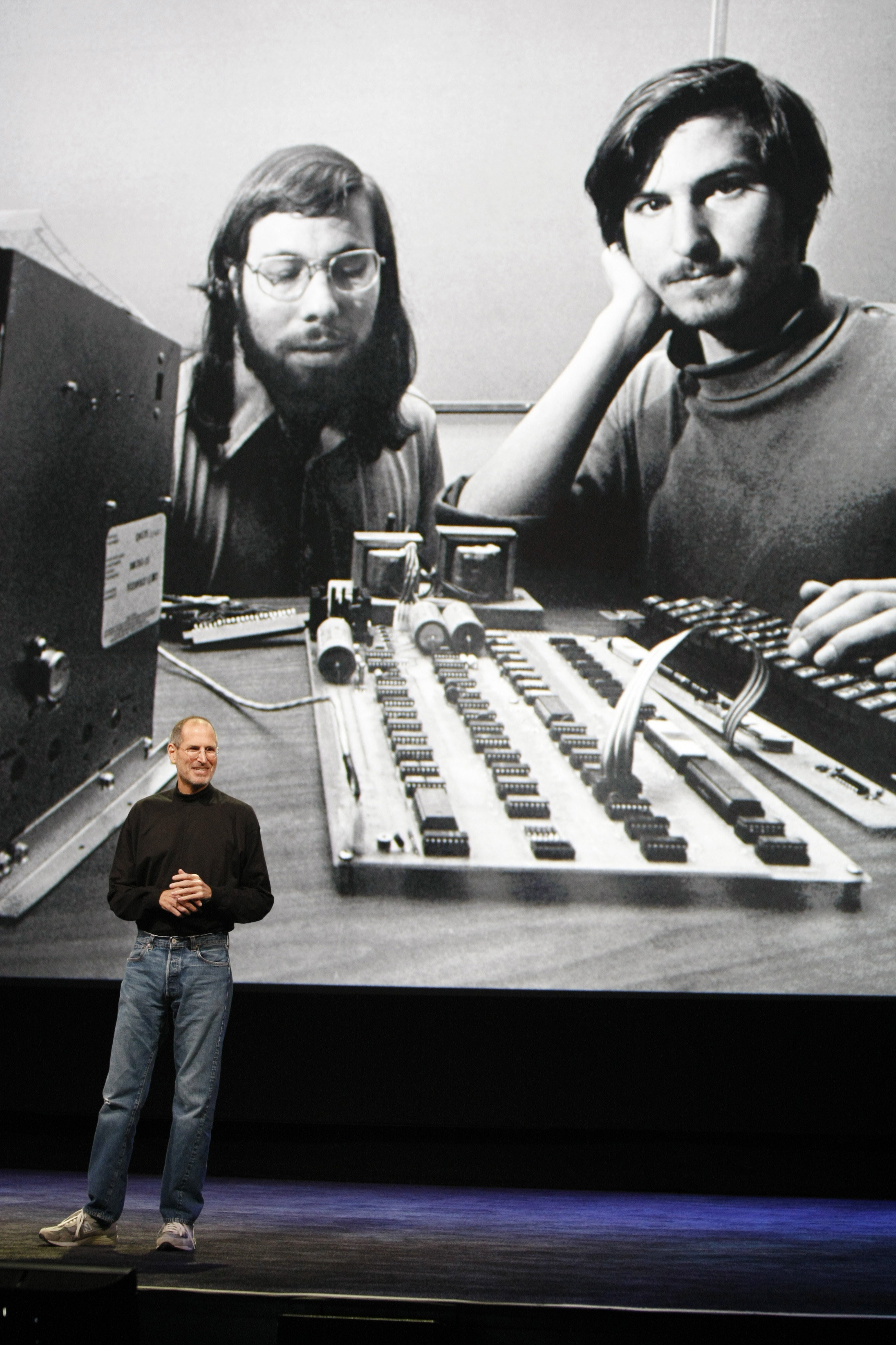 The 40 biggest moments in Apple history | khou.com