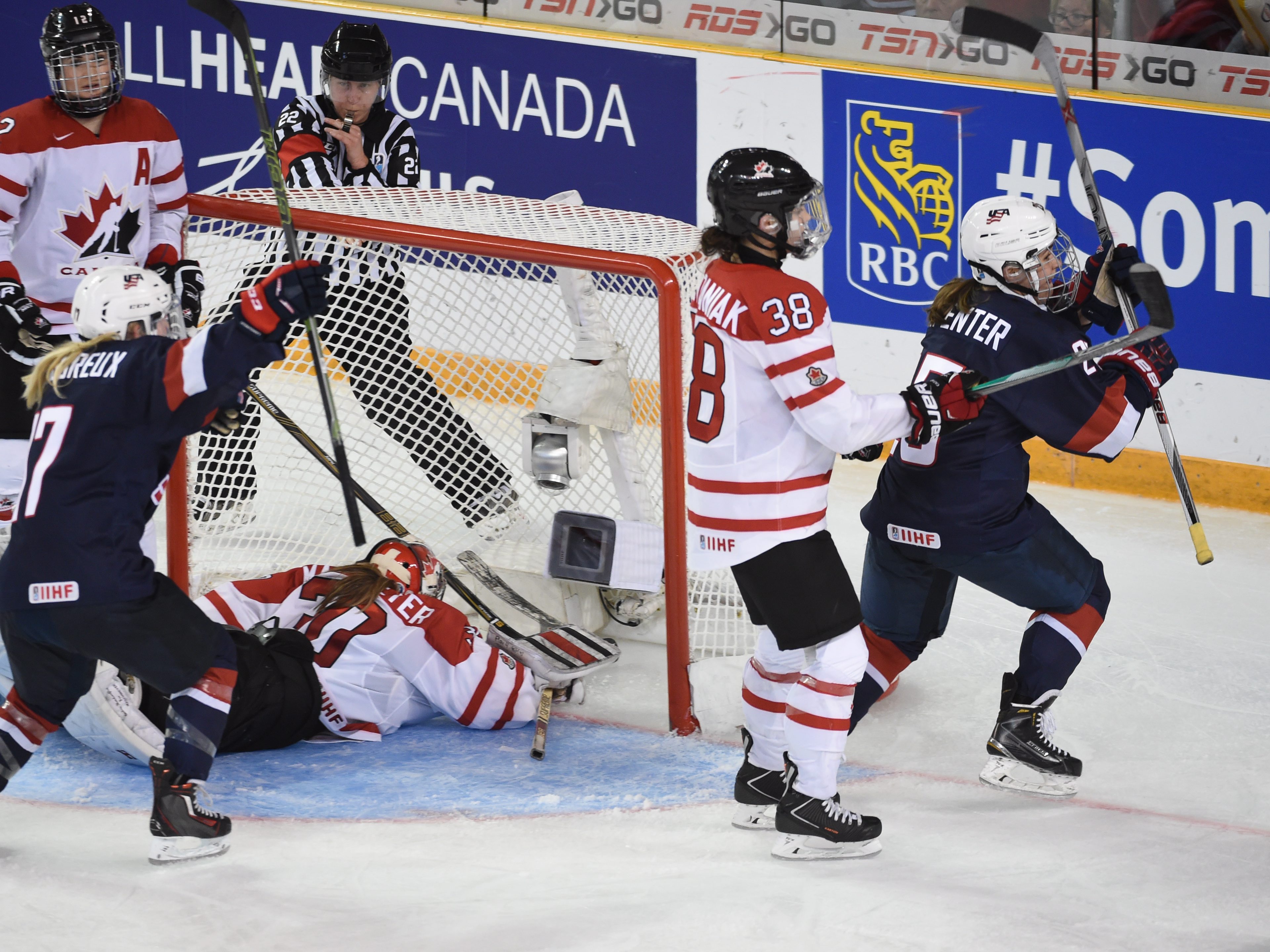 U.S. edges Canada to earn gold at Women's World Hockey Championships