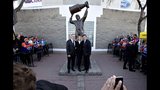 Wayne Gretzky, Oilers alumni and fans bid goodbye to Rexall