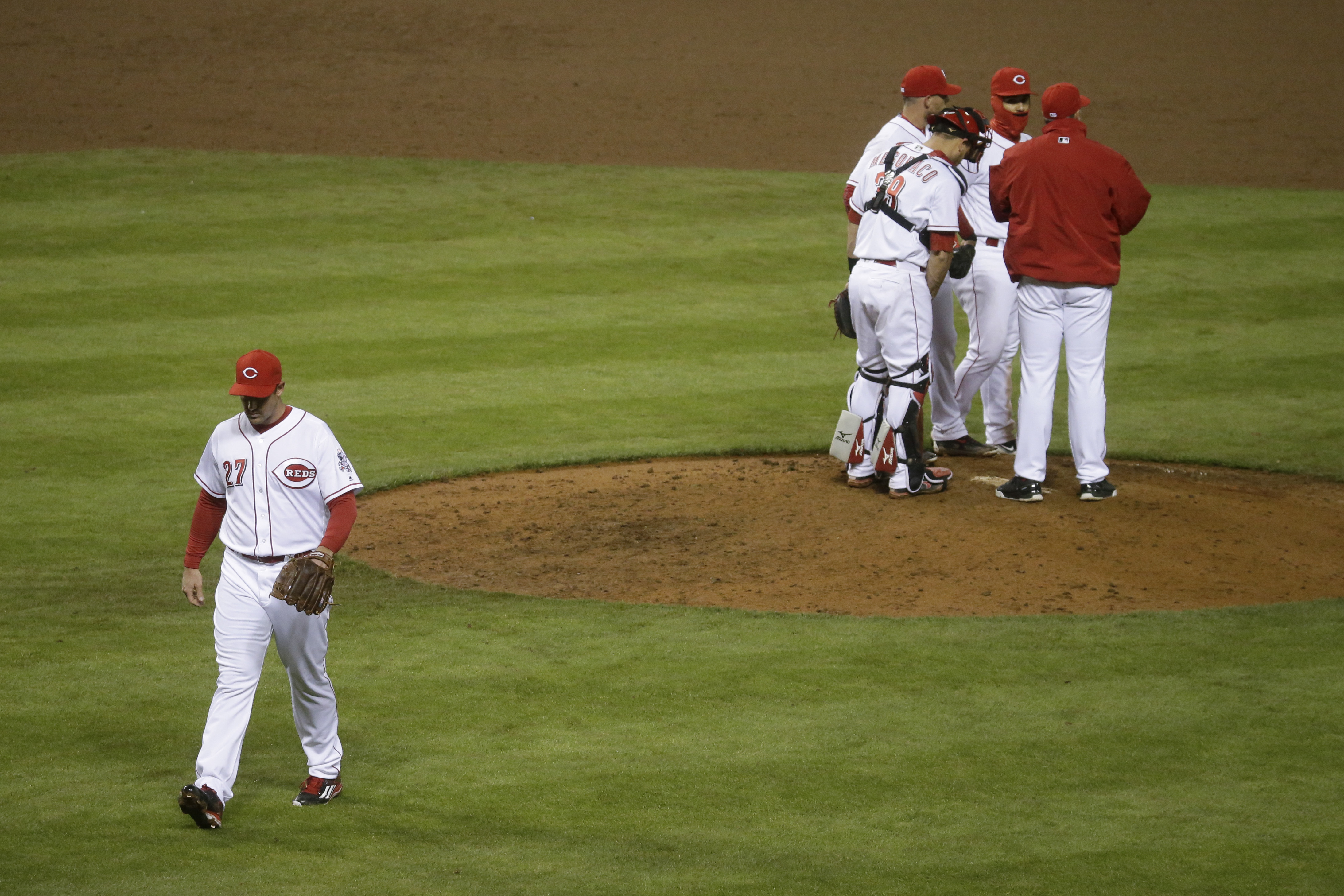 Brandon Phillips' grand slam and six RBIs give Reds victory over