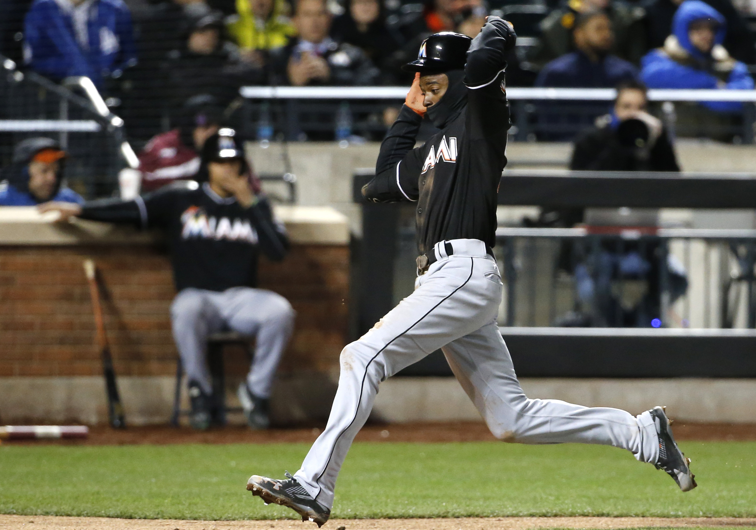 Marlins ace Jose Fernandez drives in winning run as pinch-hitter