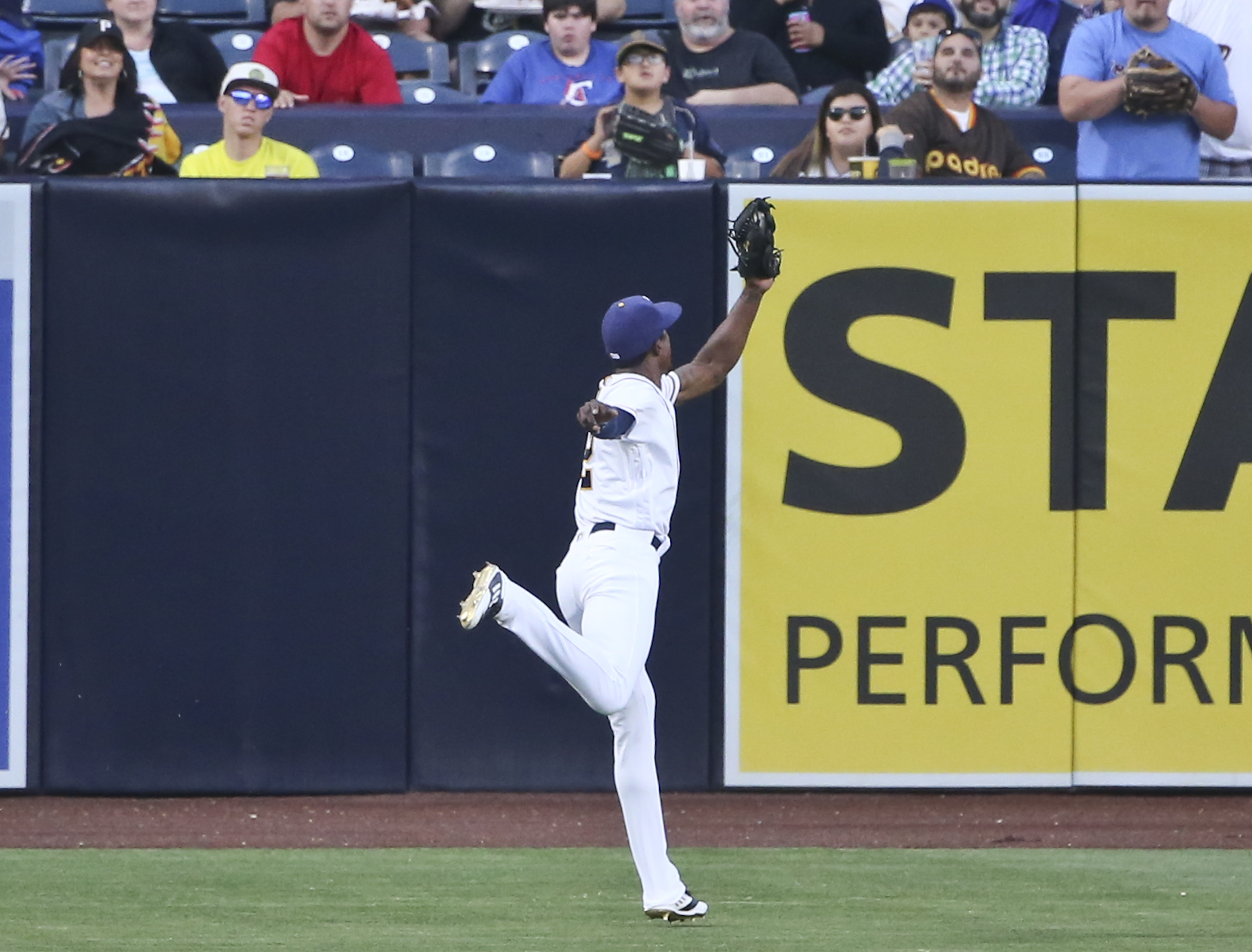 Padres' pitcher-catcher Christian Bethancourt has unique start as a reliever