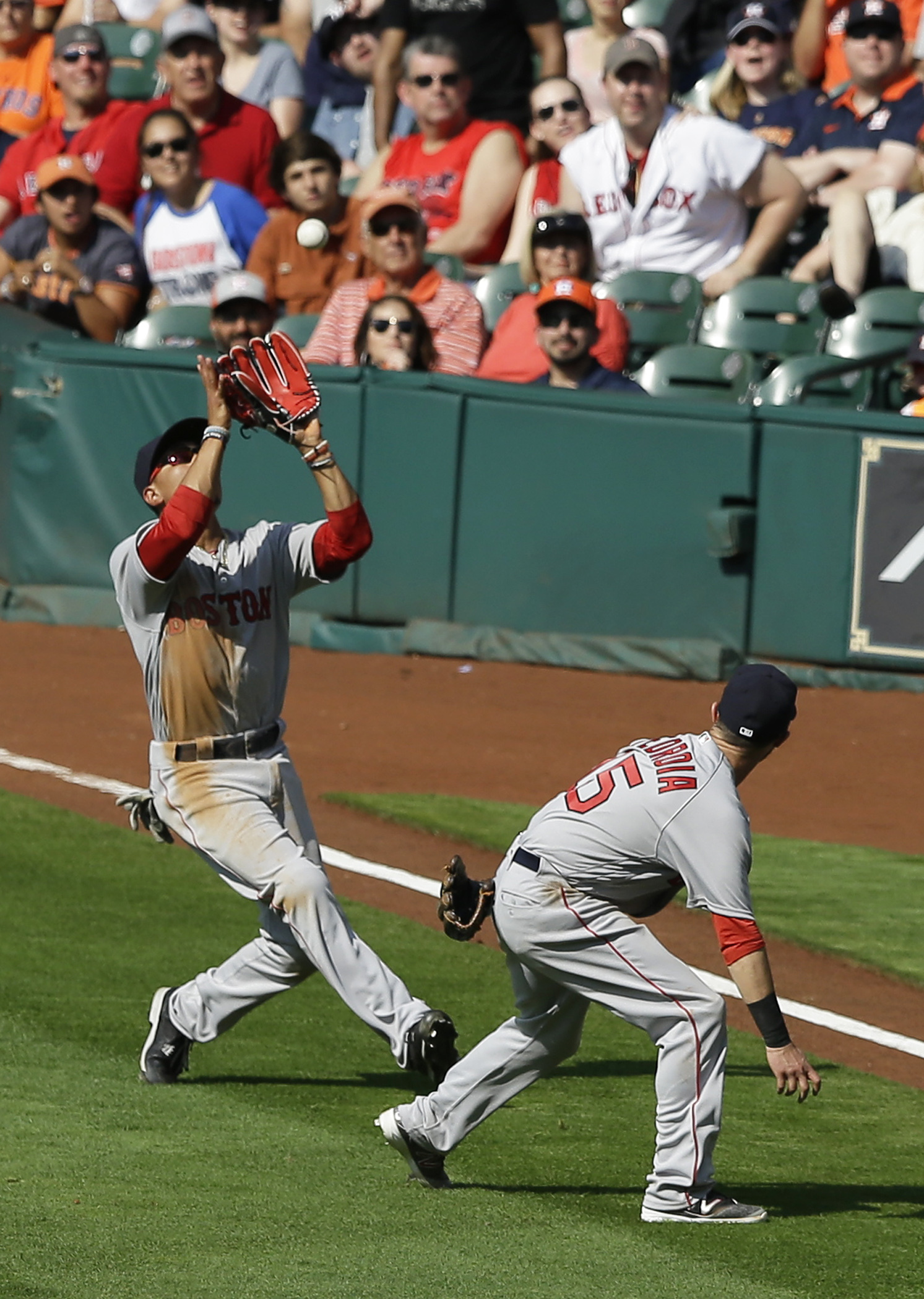 Astros' Altuve, Keuchel win Gold Glove awards