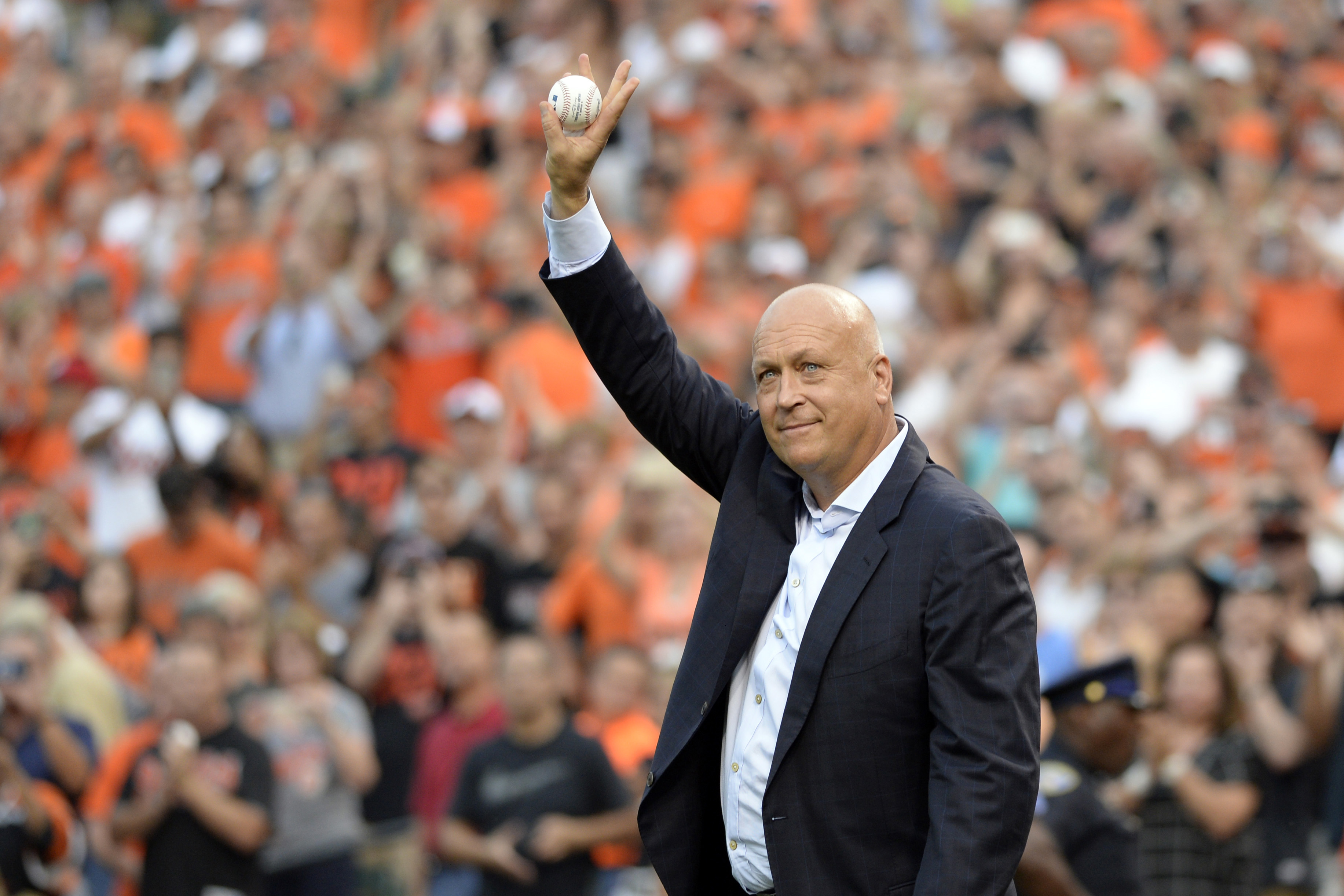 Kelly Ripken (L), wife of National Baseball Hall of Fame's newest