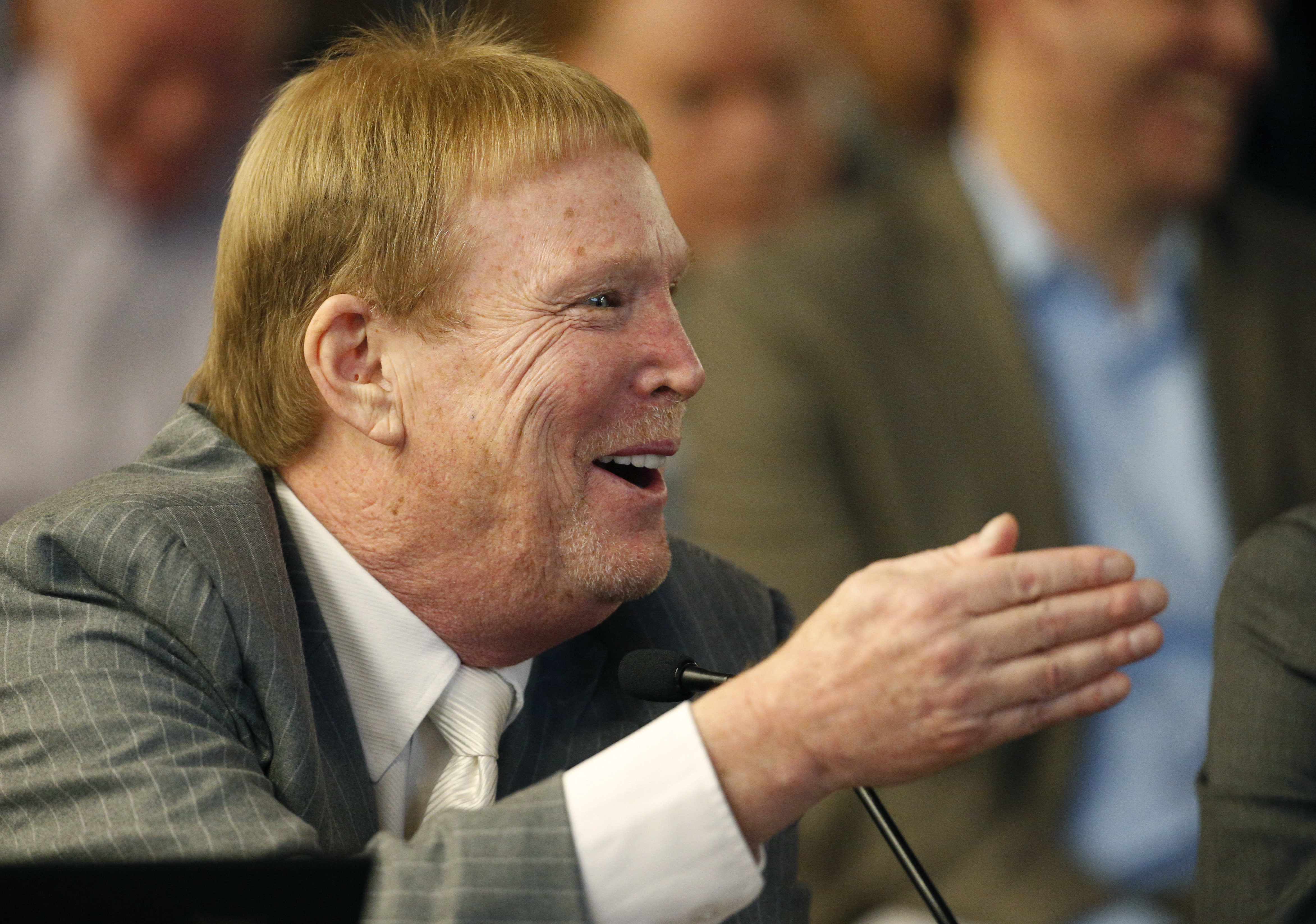 Raiders owner to Las Vegas: Build it and we will come