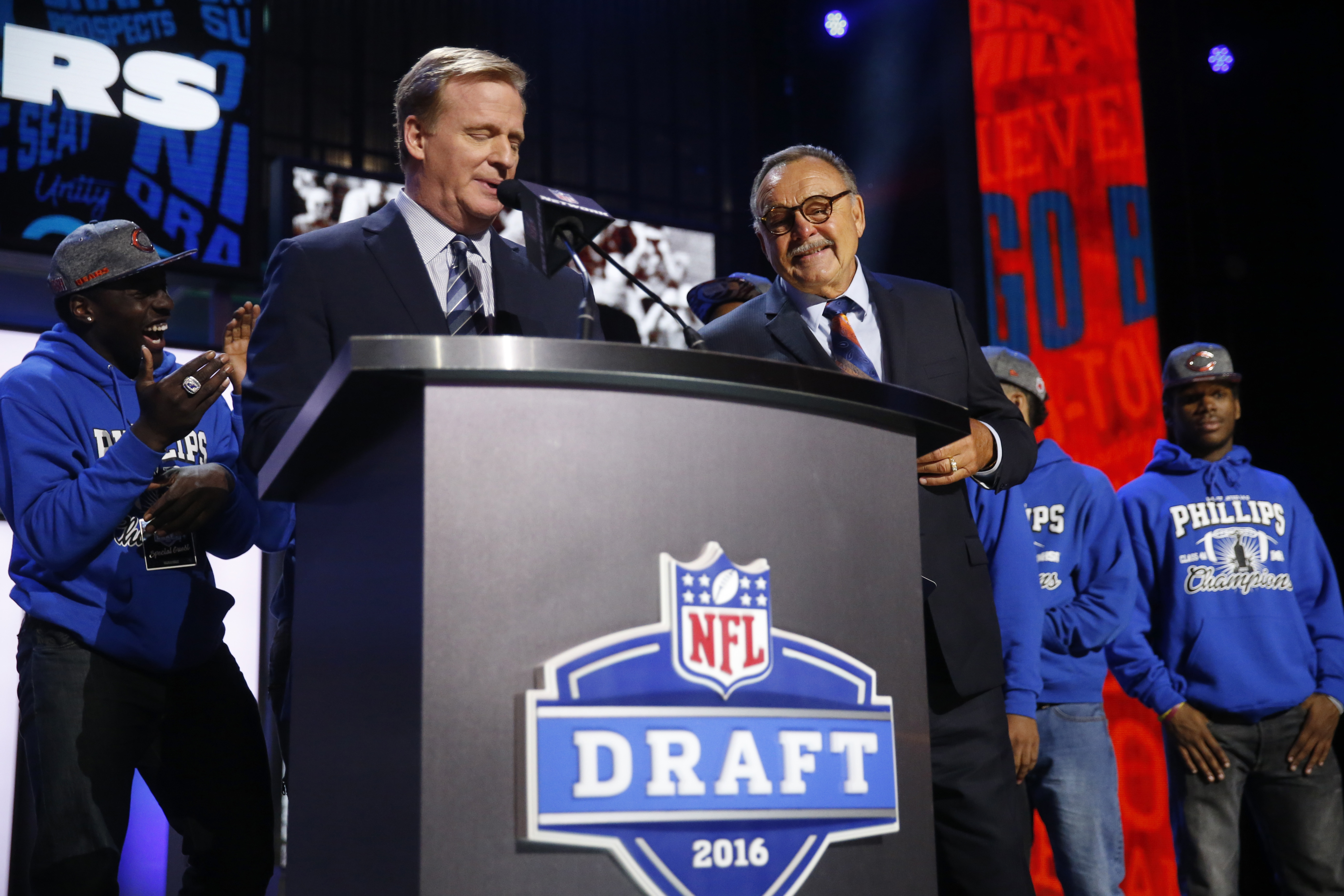 NFL Draft 2016: Latest from the first round in Chicago