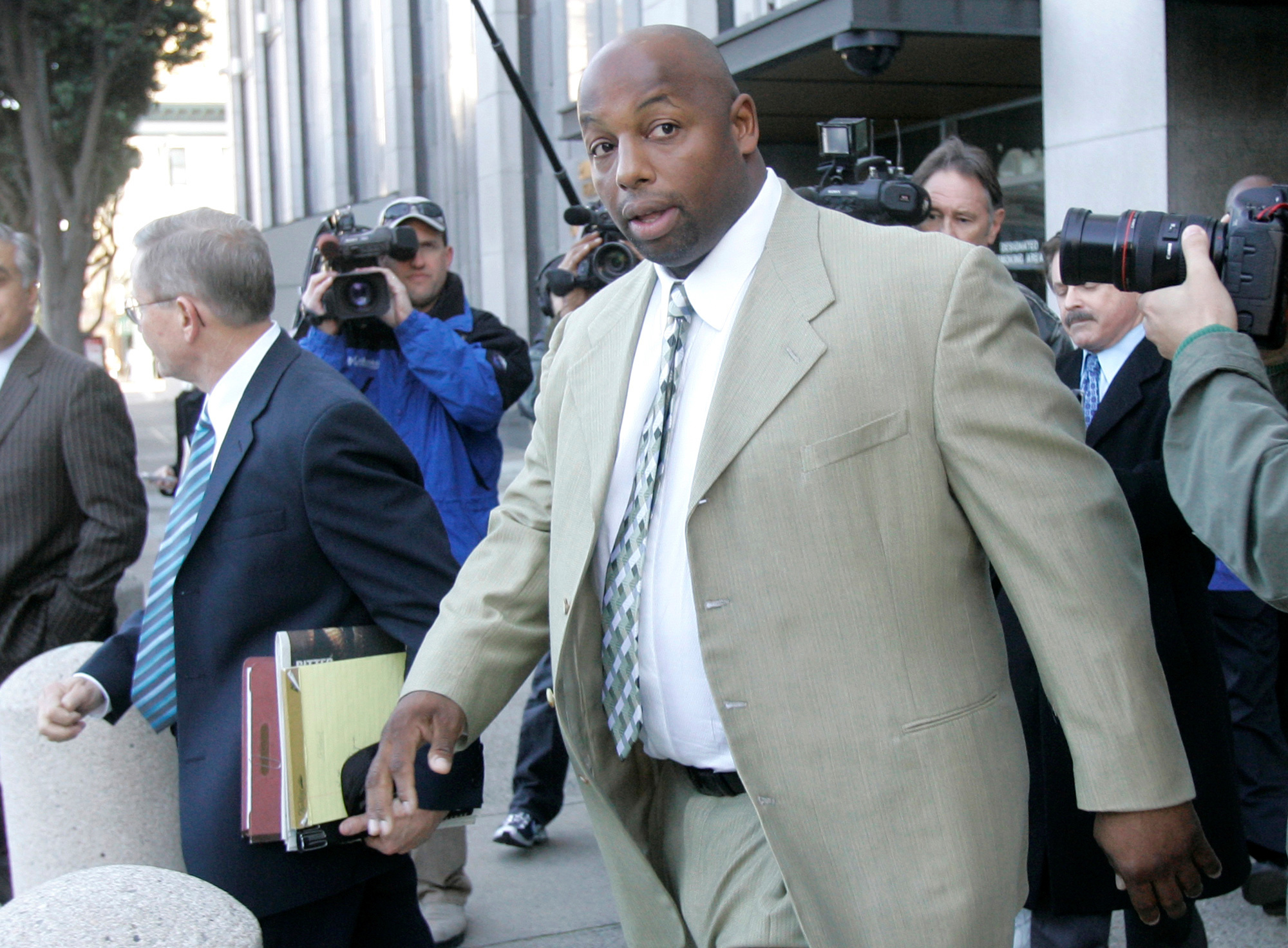 The Latest: Ex-49er Dana Stubblefield denies raping woman | king5.com