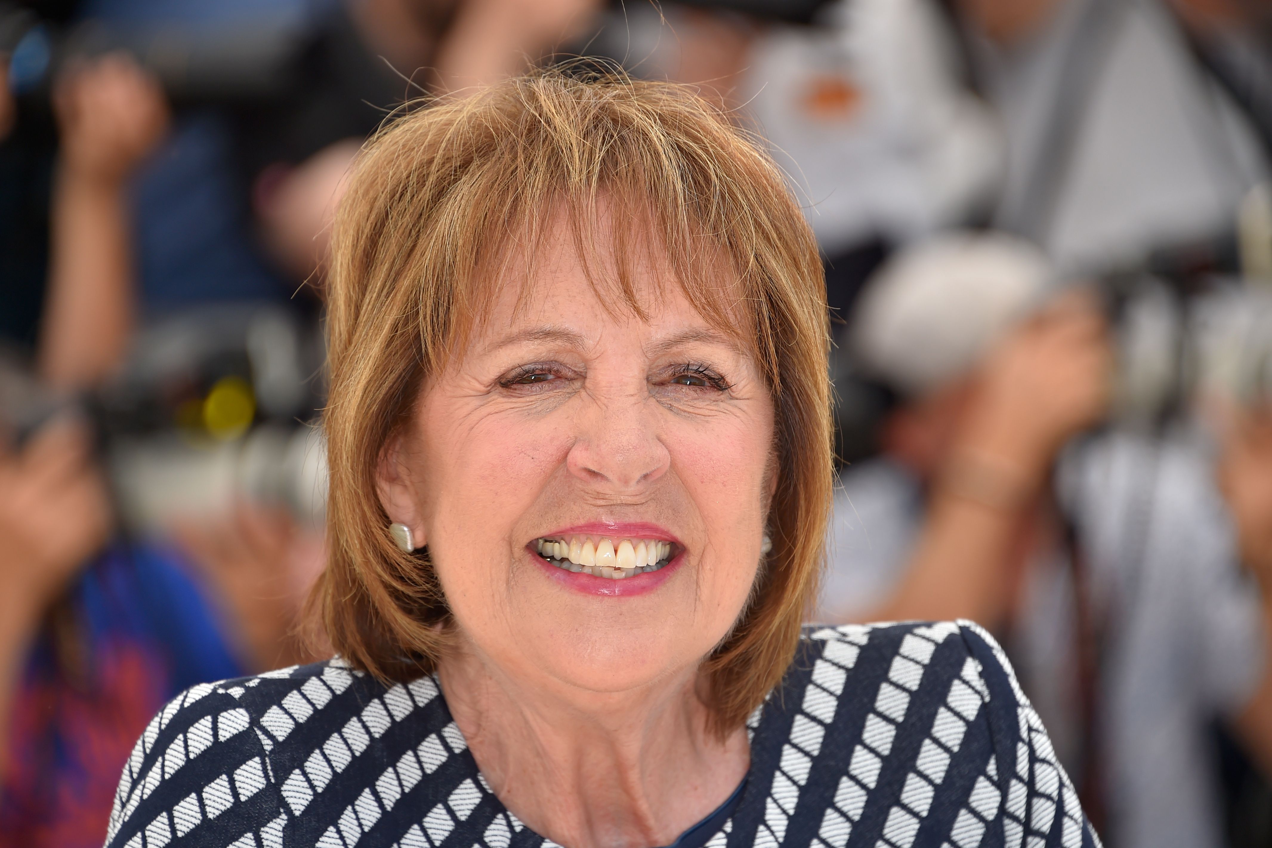 'Downton' star Penelope Wilton hits the gas for 'BFG' queen