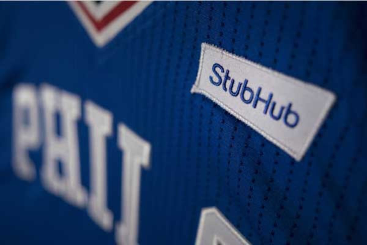76ers become 1st team to accept uniform ads