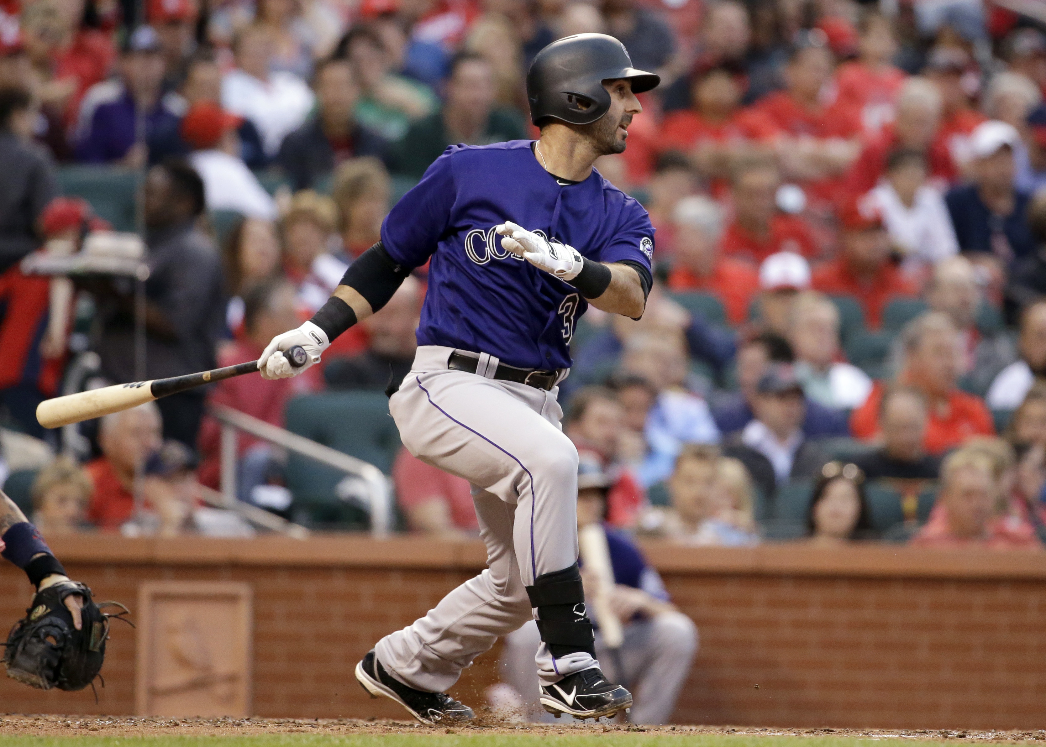 Watch Matt Carpenter receive standing ovation from Cardinals fans