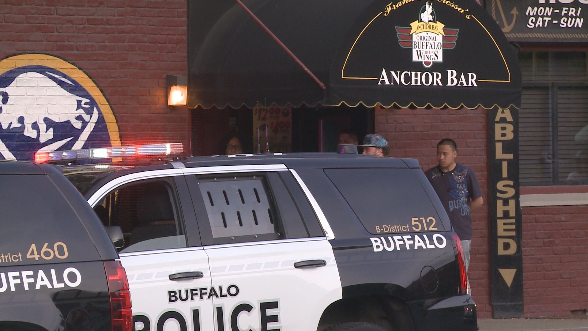 1 dead in shooting at famous Buffalo wings bar