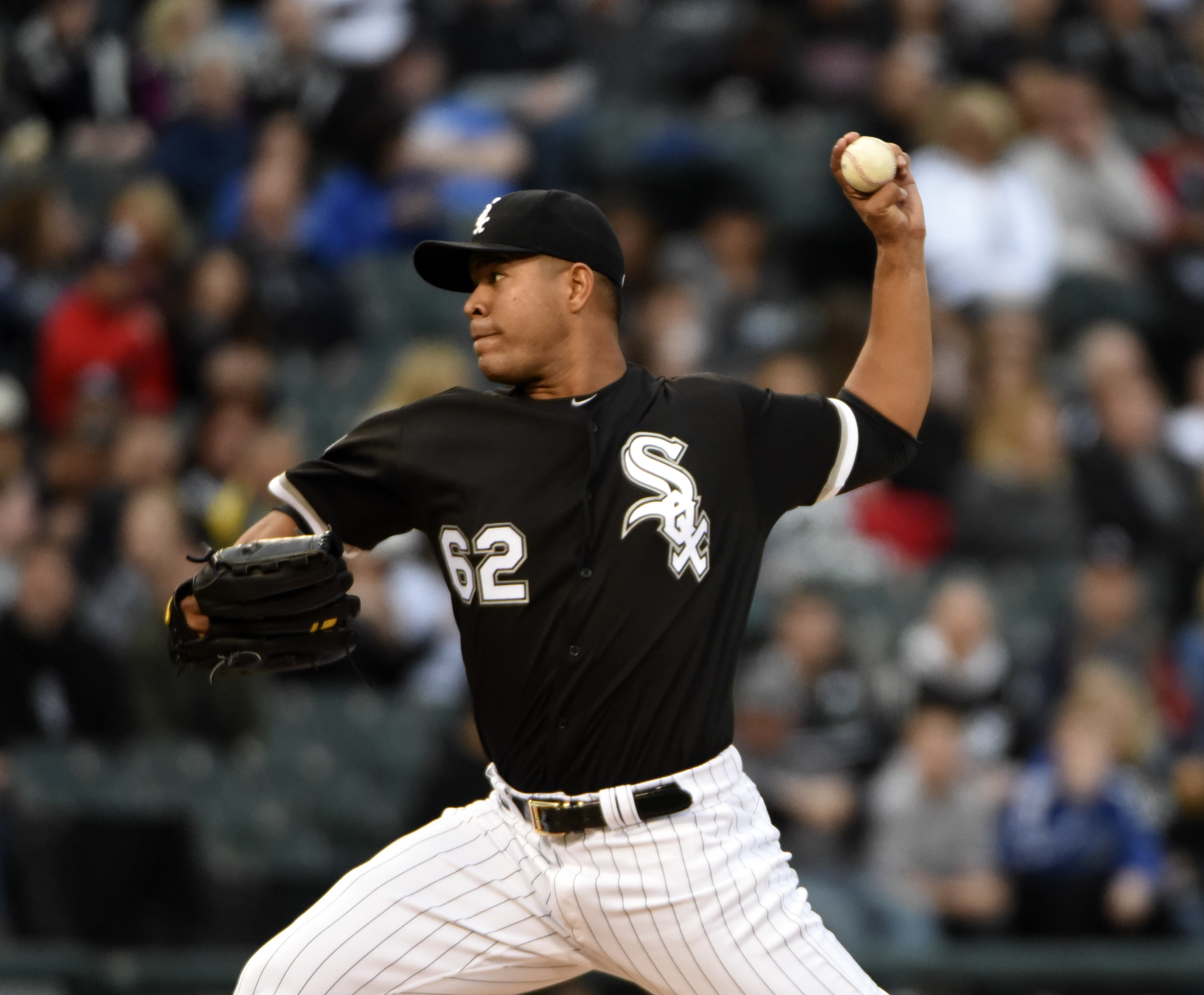 Eaton tossed as frustrated White Sox fall to Royals 4-1