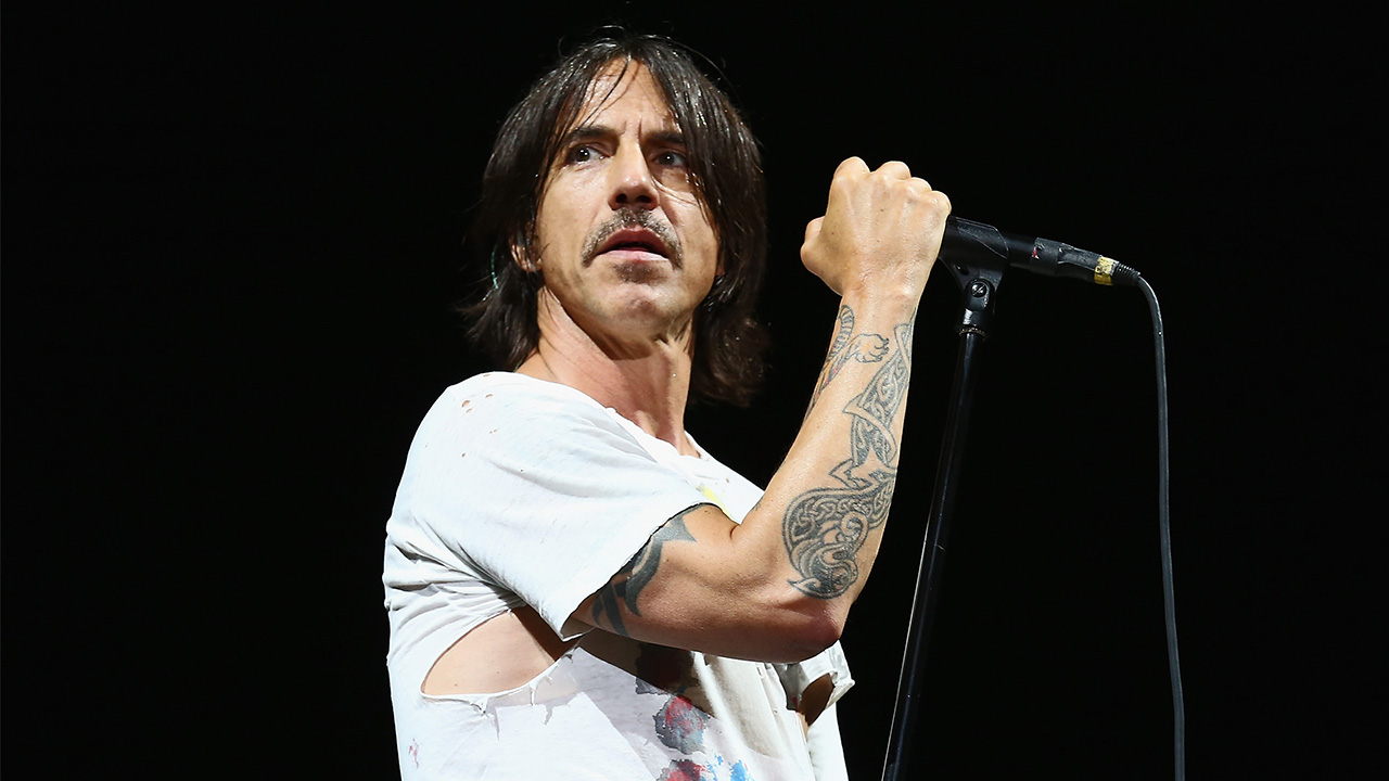 nød gas Erobre Red Hot Chili Pepper's Anthony Kiedis Talks Health Scare: 'I'd Rather Play  Deathly Ill Than Not Play | wgrz.com