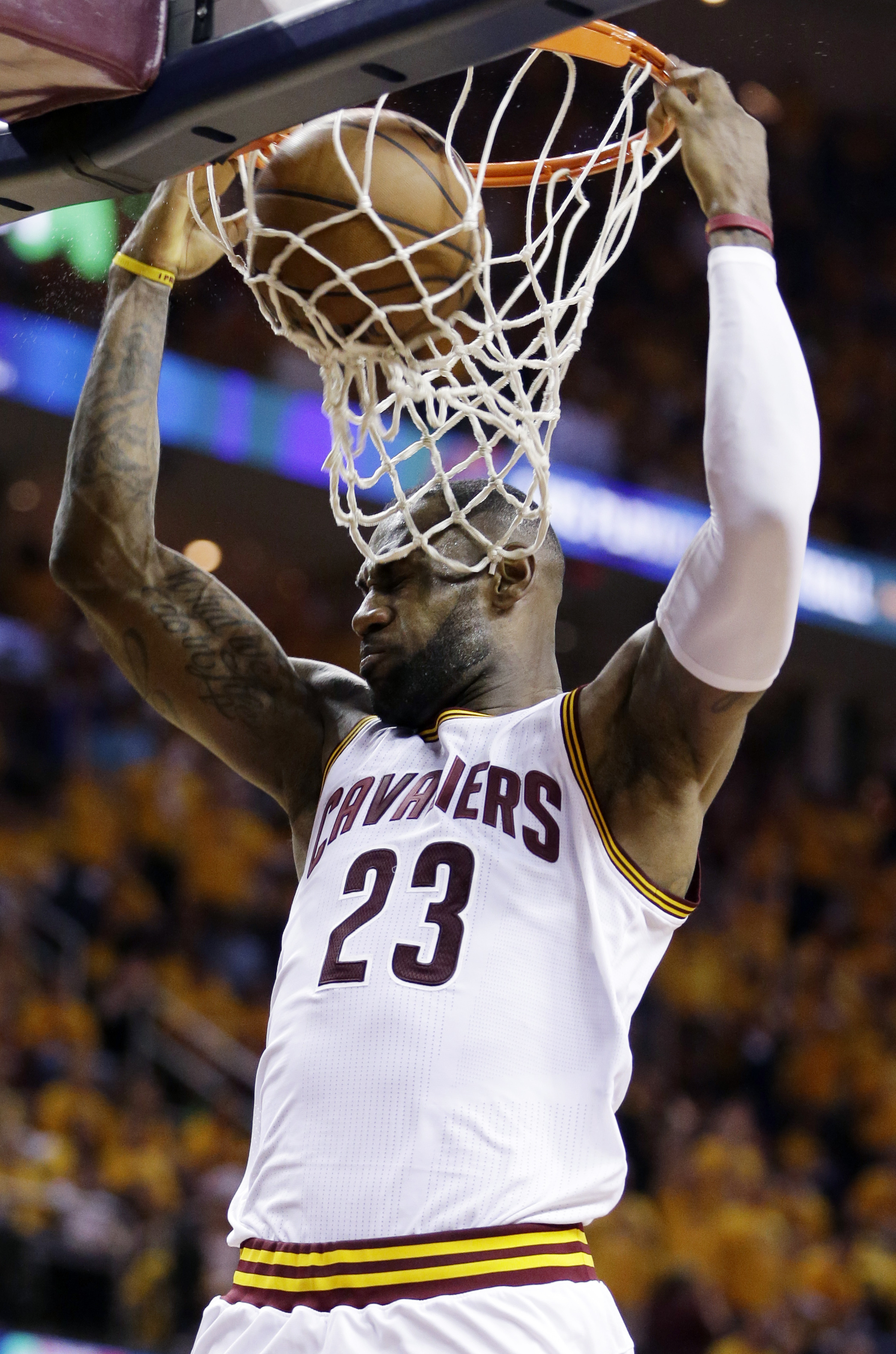 Lebron dunking hot sale on curry