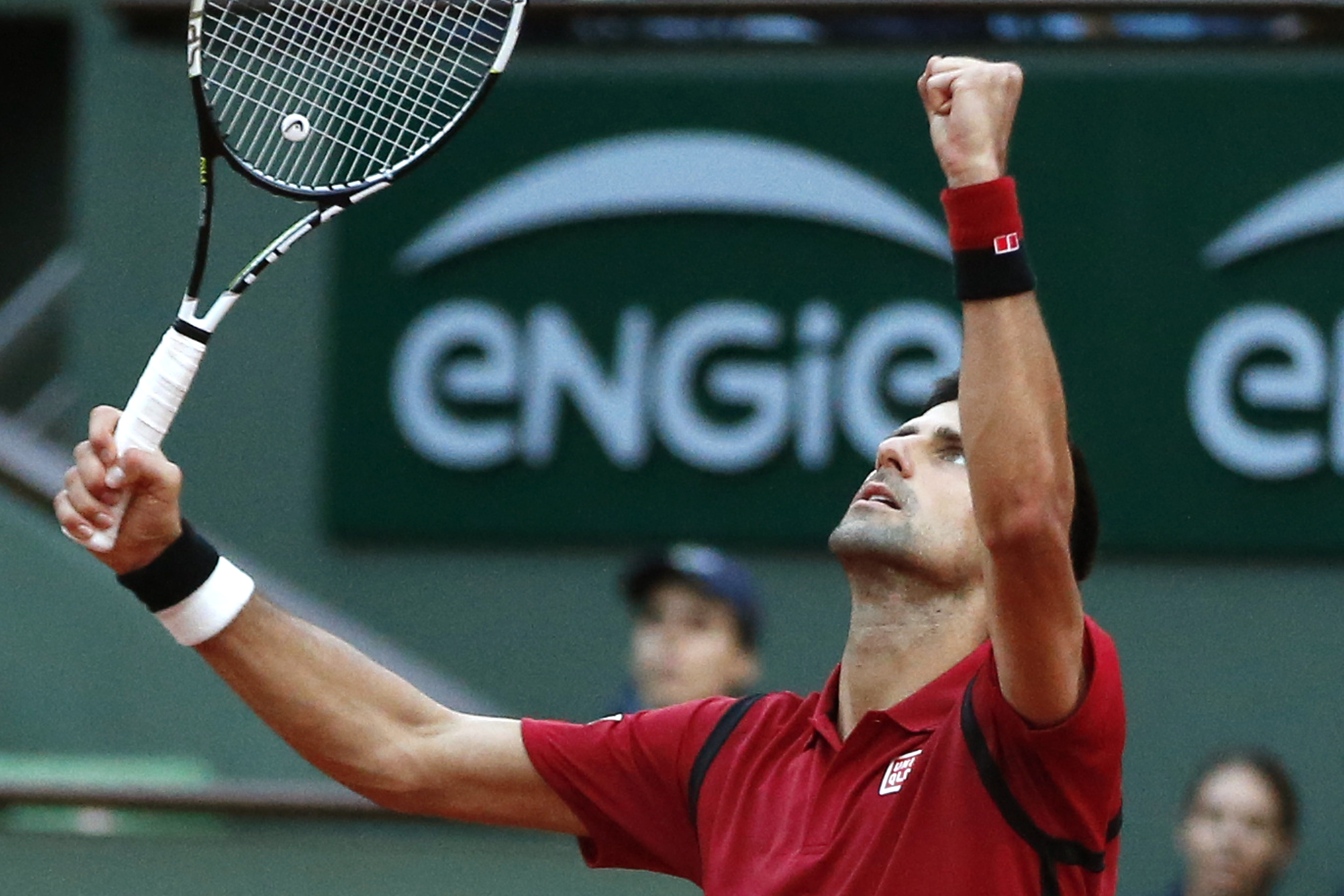 The Latest Djokovic reaches 4th round at French Open ktvb