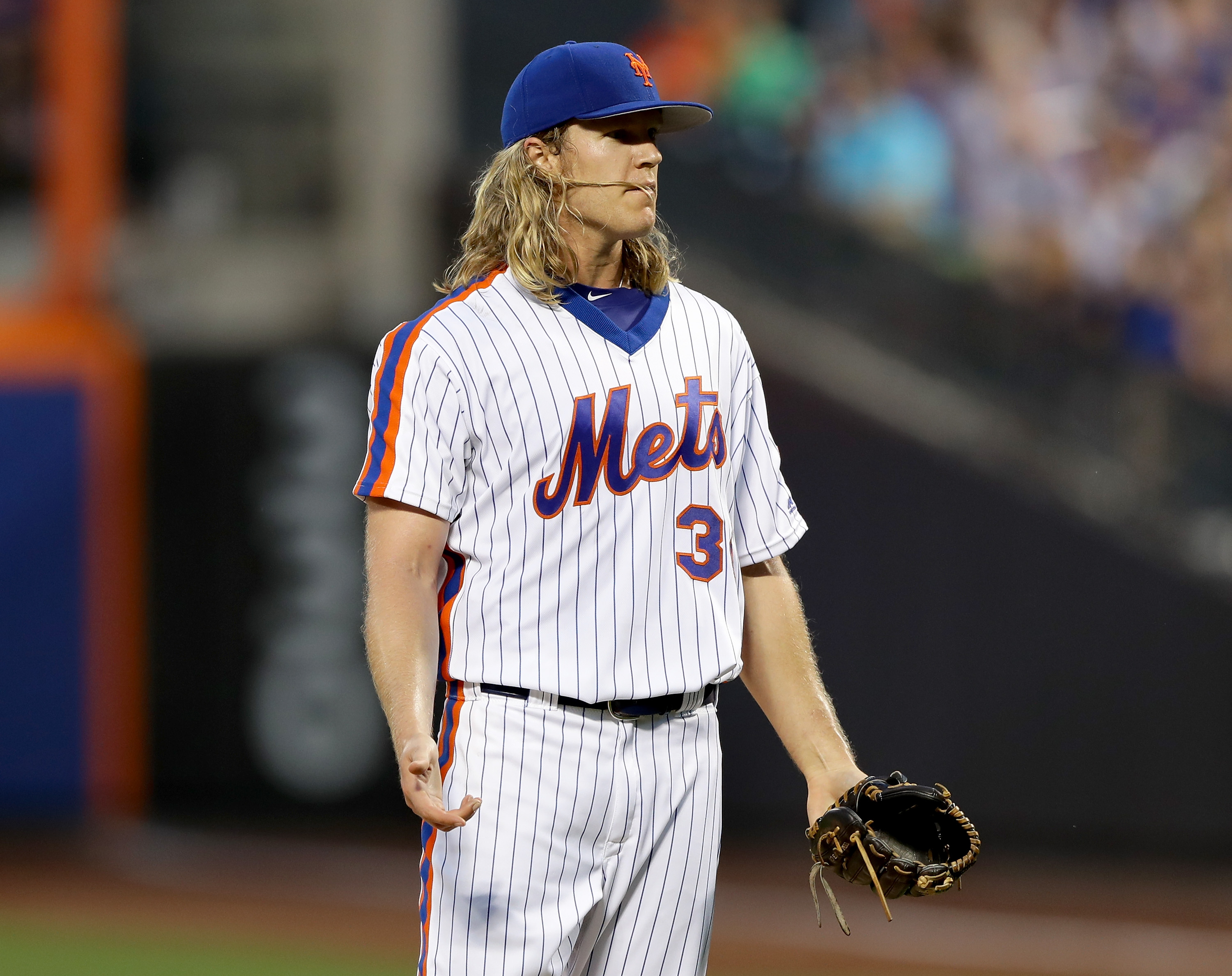 Mets' Noah Syndergaard ejected after throwing behind Chase Utley