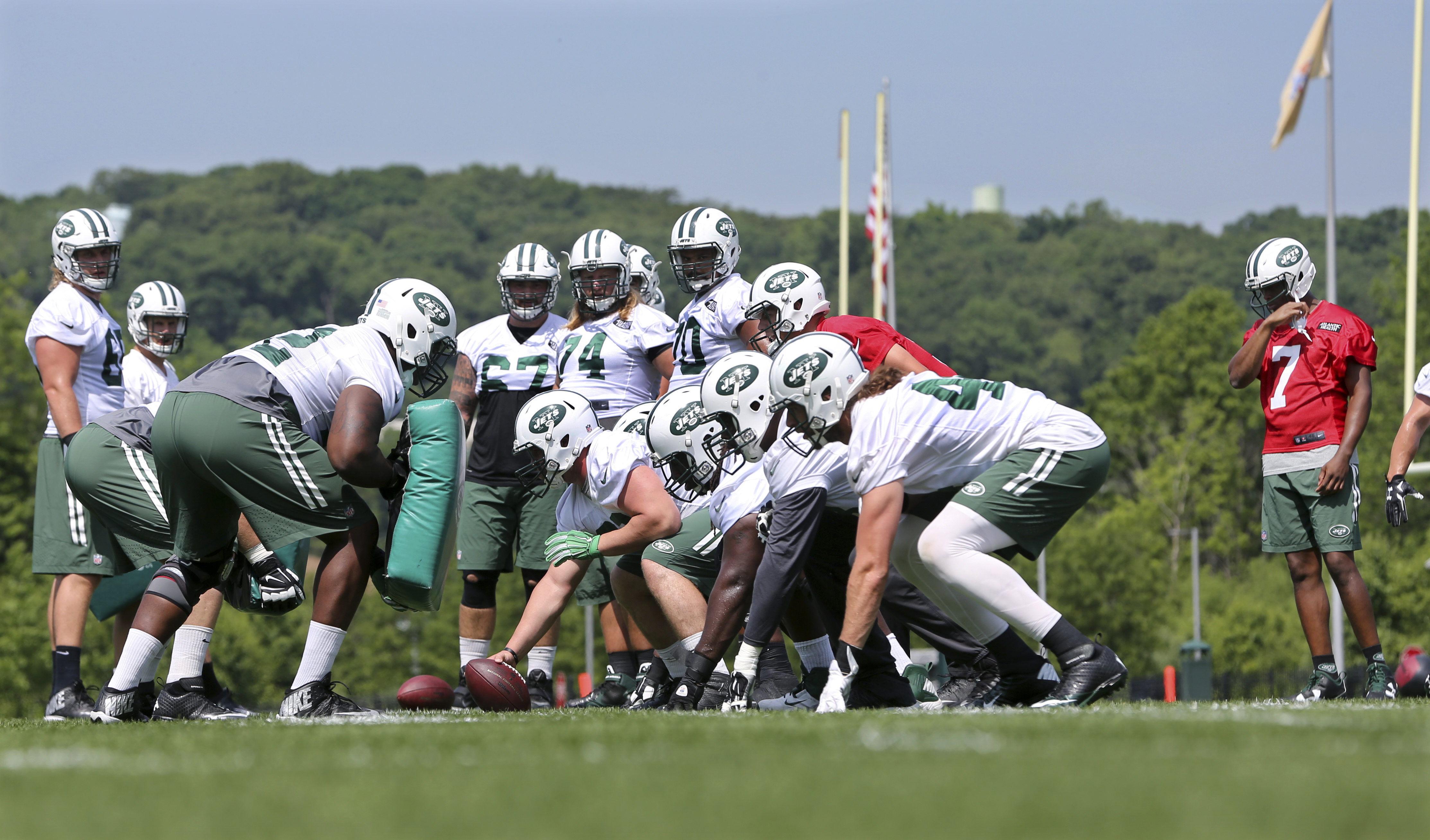 Jets receivers impressed by Smith's 'poise' and 'confidence'