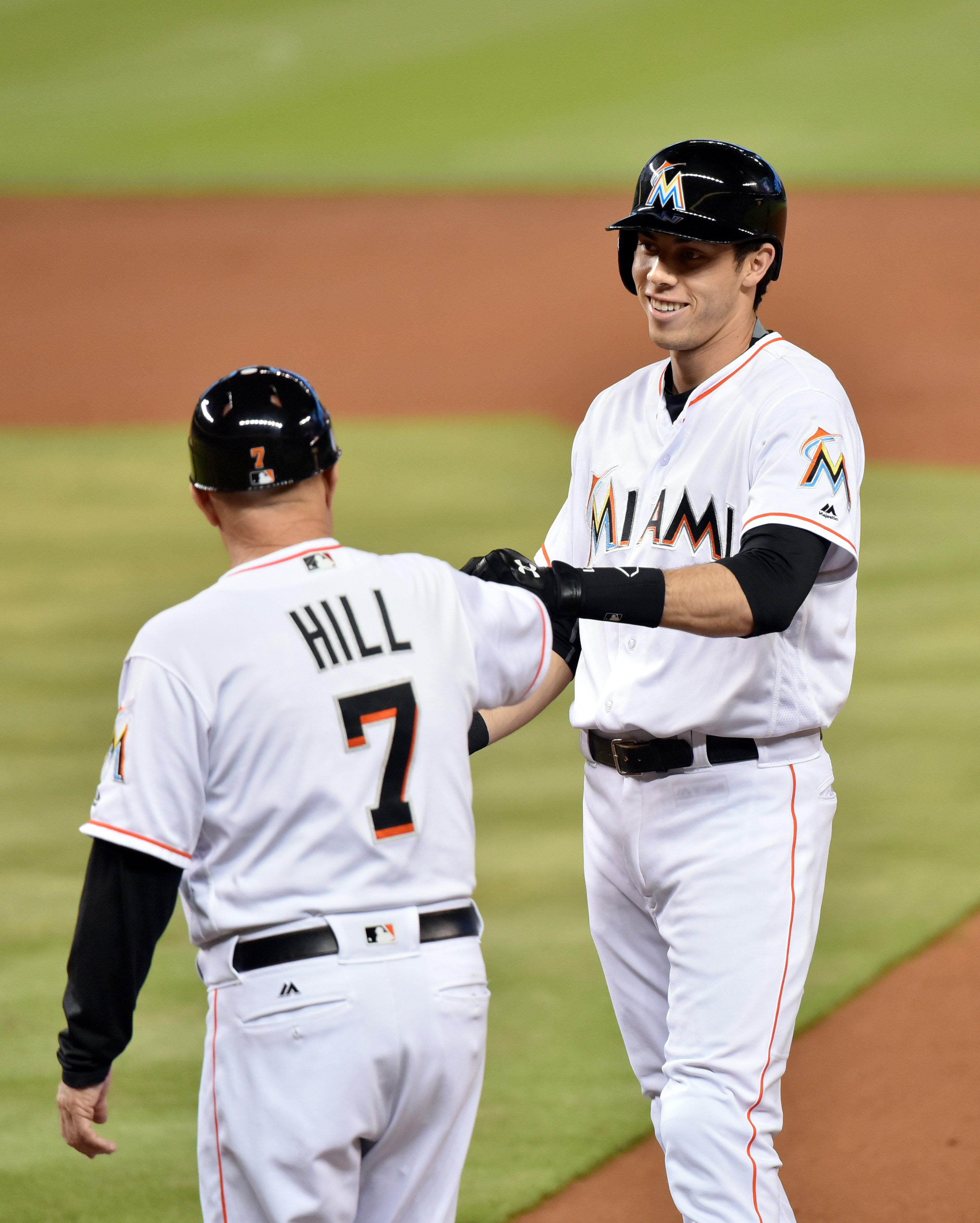 Propelled by Yelich, Brewers pound Marlins for 12 second-inning runs