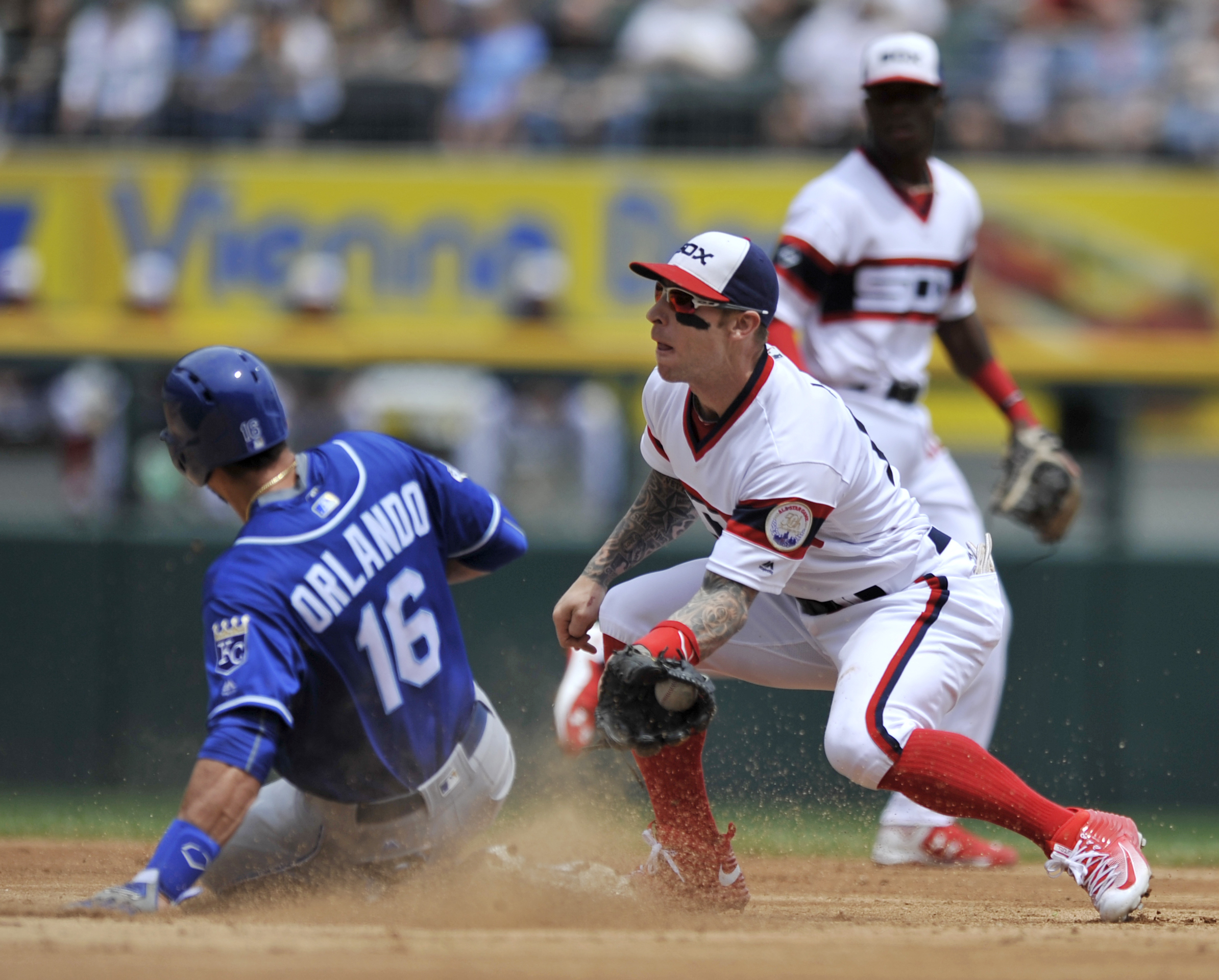 Yordano Ventura posts 1st complete-game win as Royals beat White Sox