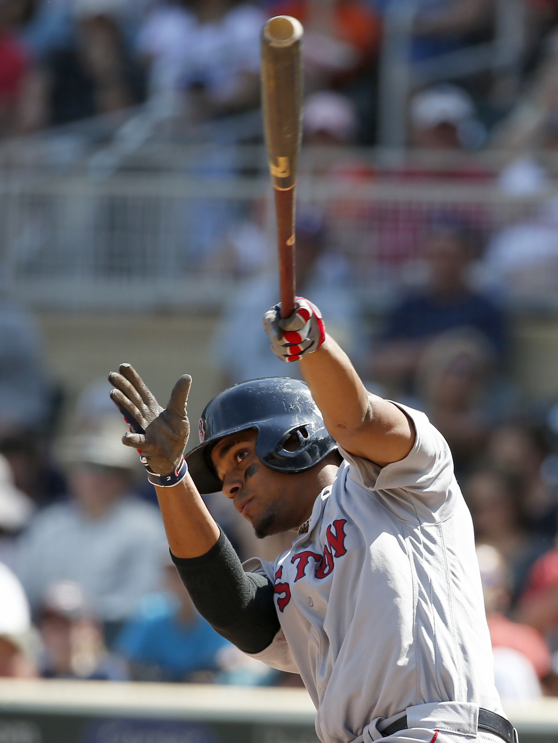 Betts' walk-off homer in 10th gives Red Sox win over Twins