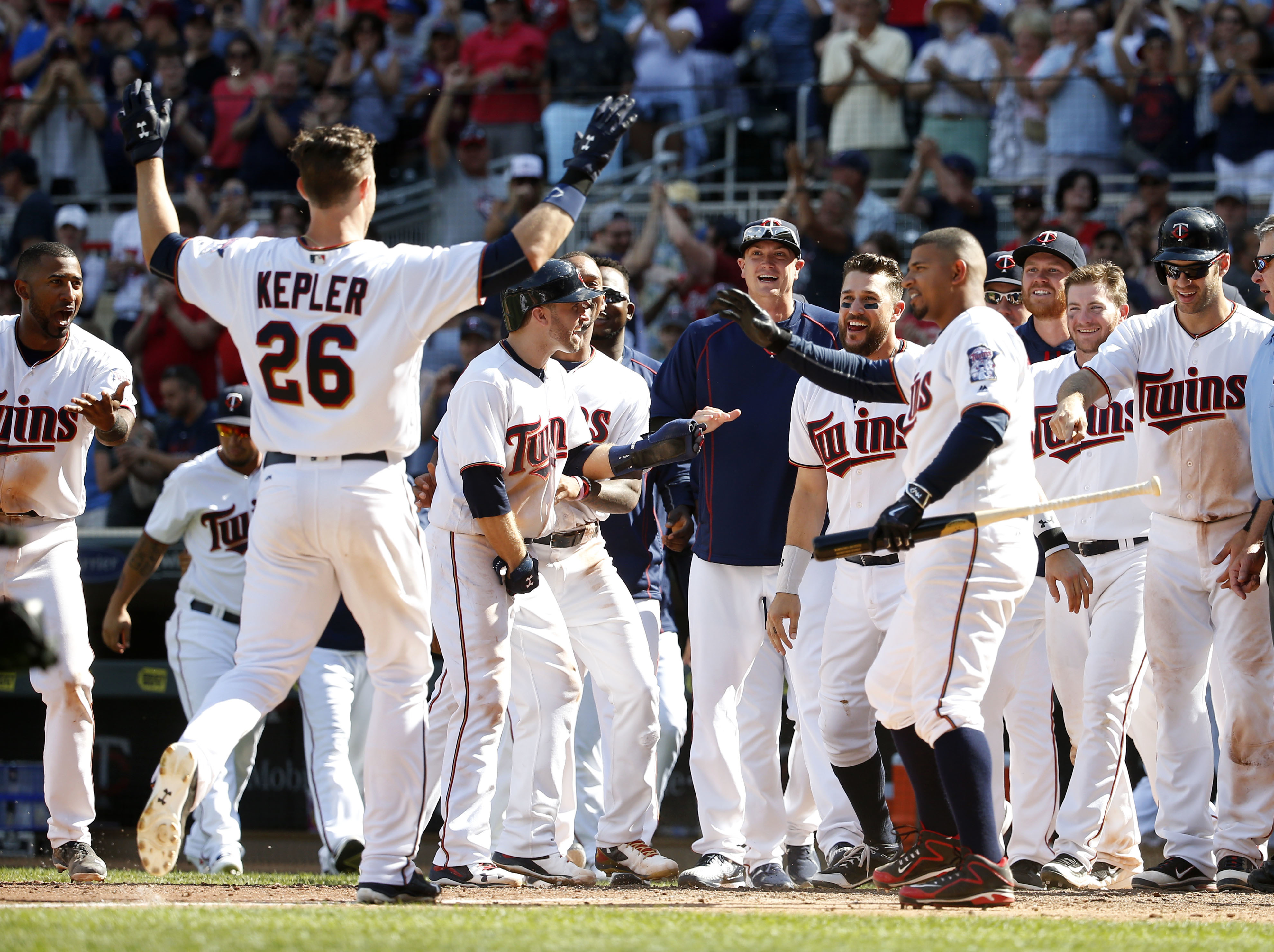 Walk-off homer by Mookie Betts lifts Boston over Twins in 10