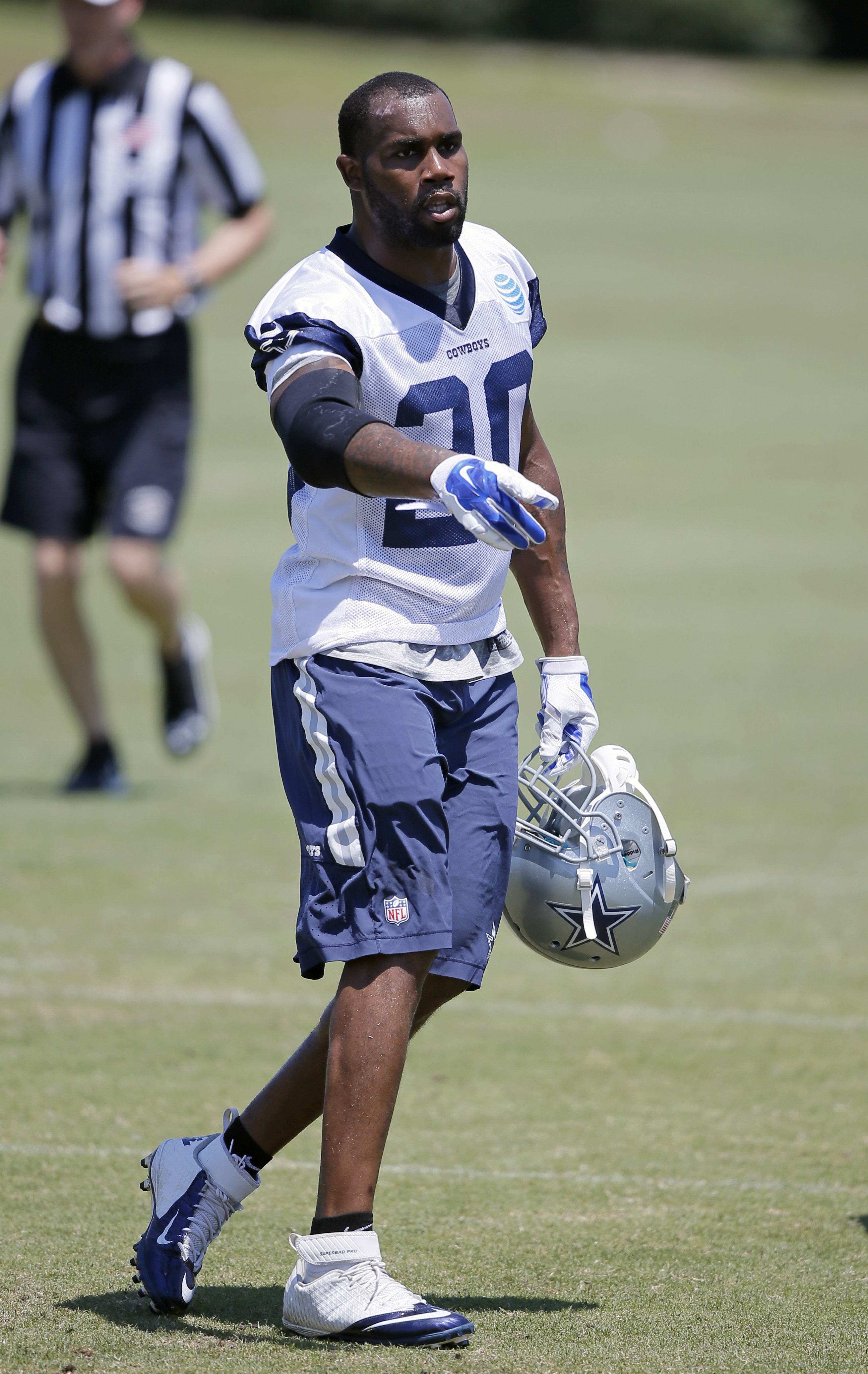 Cowboys RB Darren McFadden could miss opener after elbow surgery