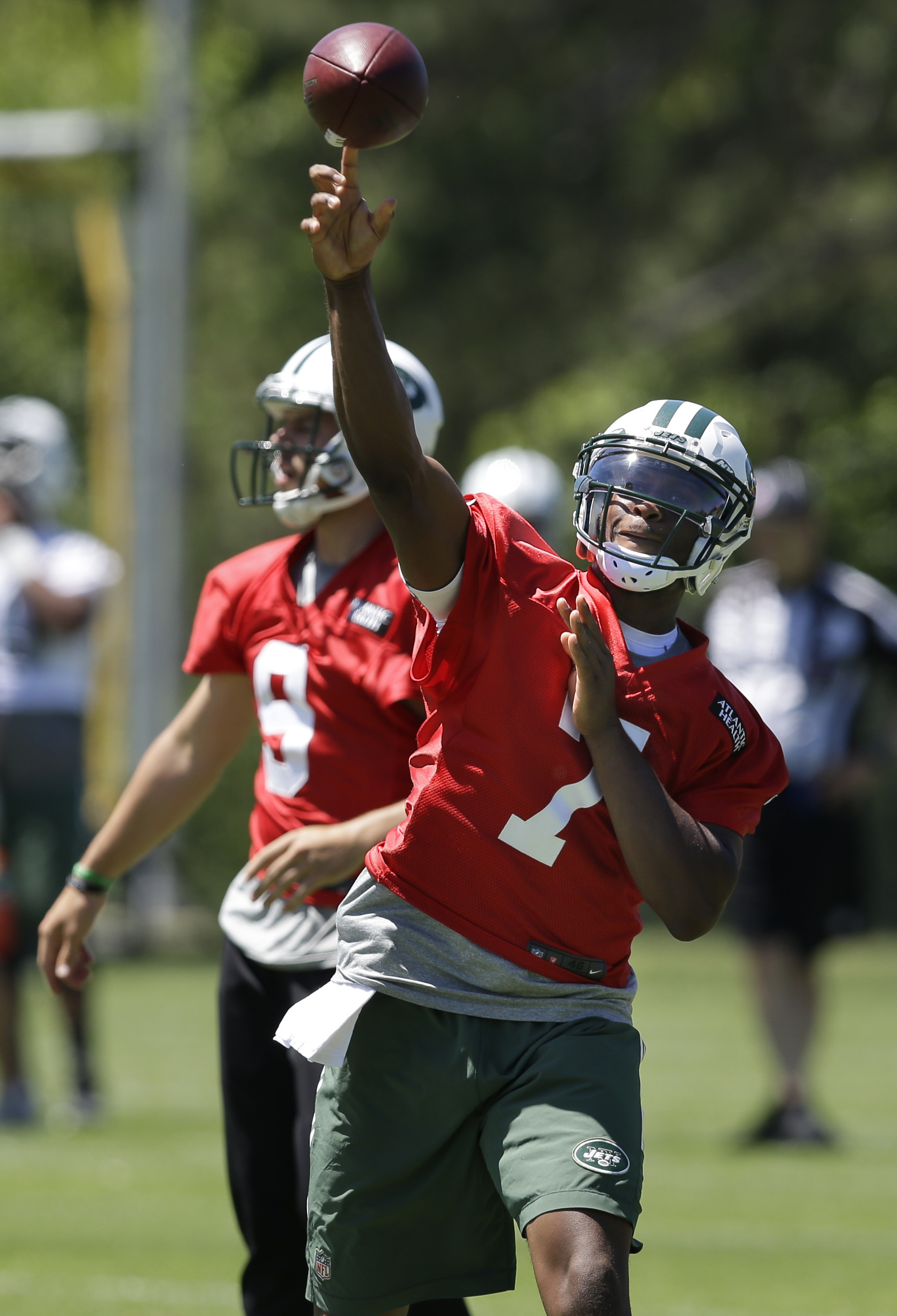 Jets' Geno Smith 'thinking faster' on field these days