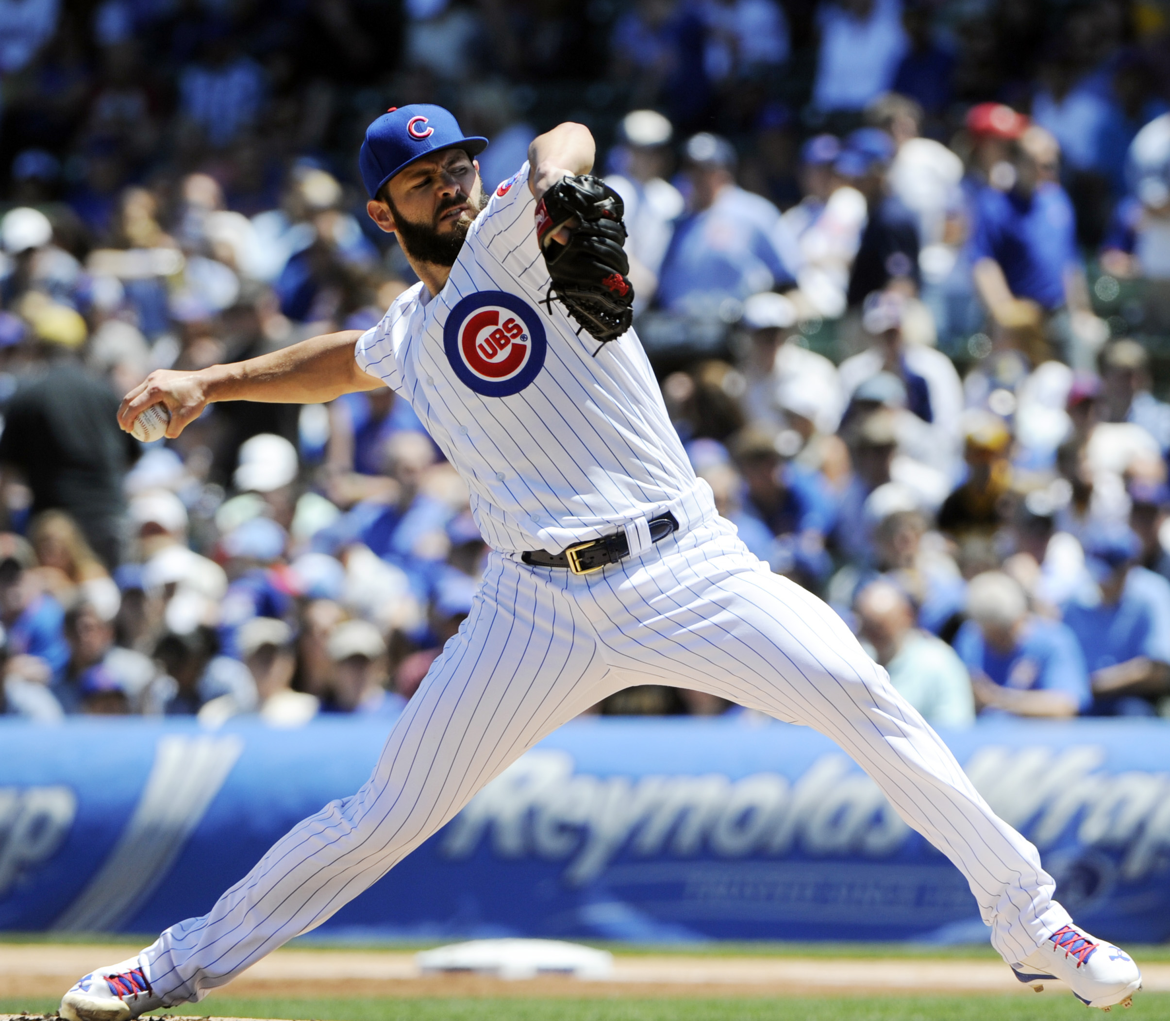 Arrieta continues strong second half, Cubs beat Pirates