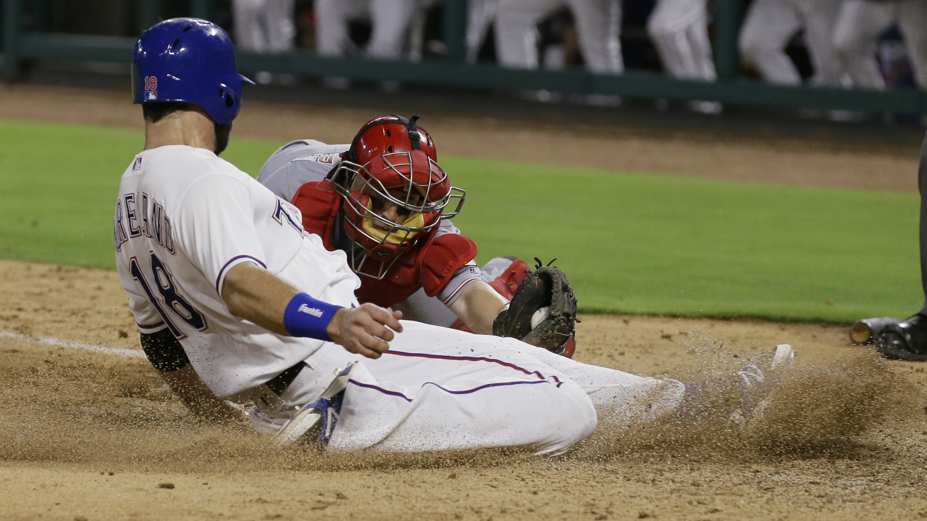 Yu Darvish leaves start early with shoulder discomfort