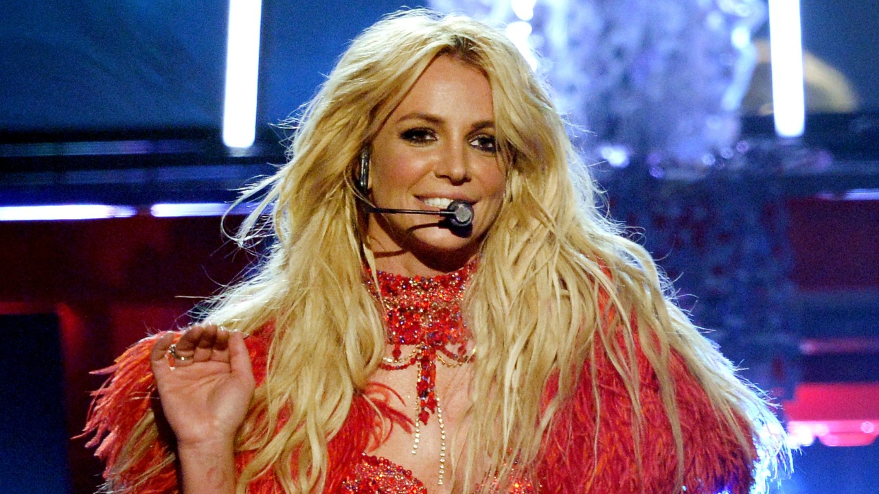 EXCLUSIVE Unforgettable Behind The Scenes Moments From Britney Spears Lavish Over The Top