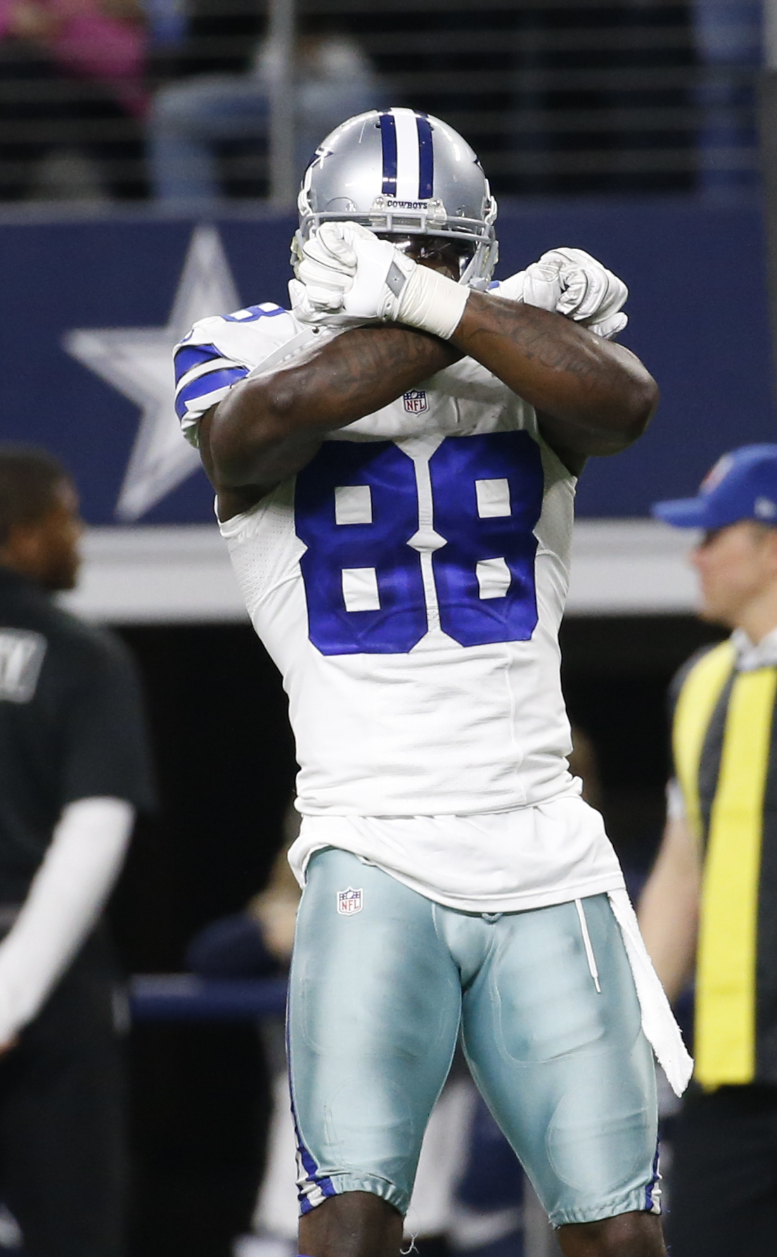 Cowboys receiver Dez Bryant left trash and feces all over rented Texas  mansion – New York Daily News