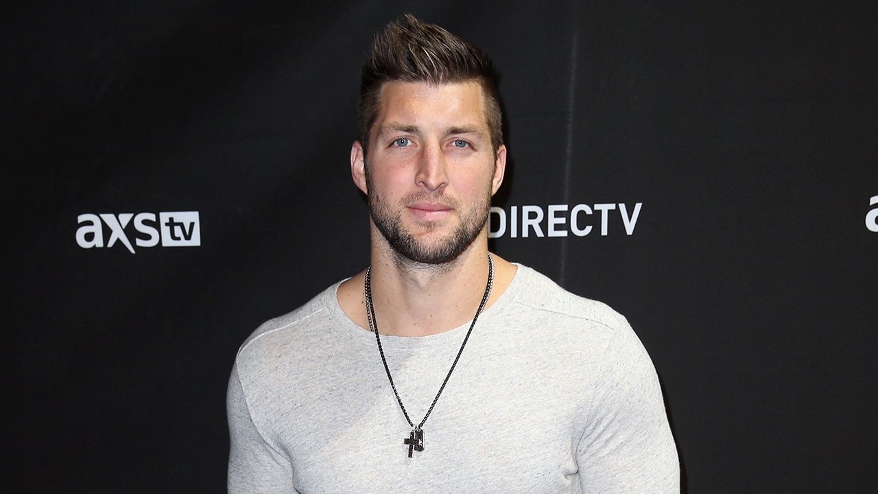 Tim Tebow shows off baseball skills, some scouts say he'll likely