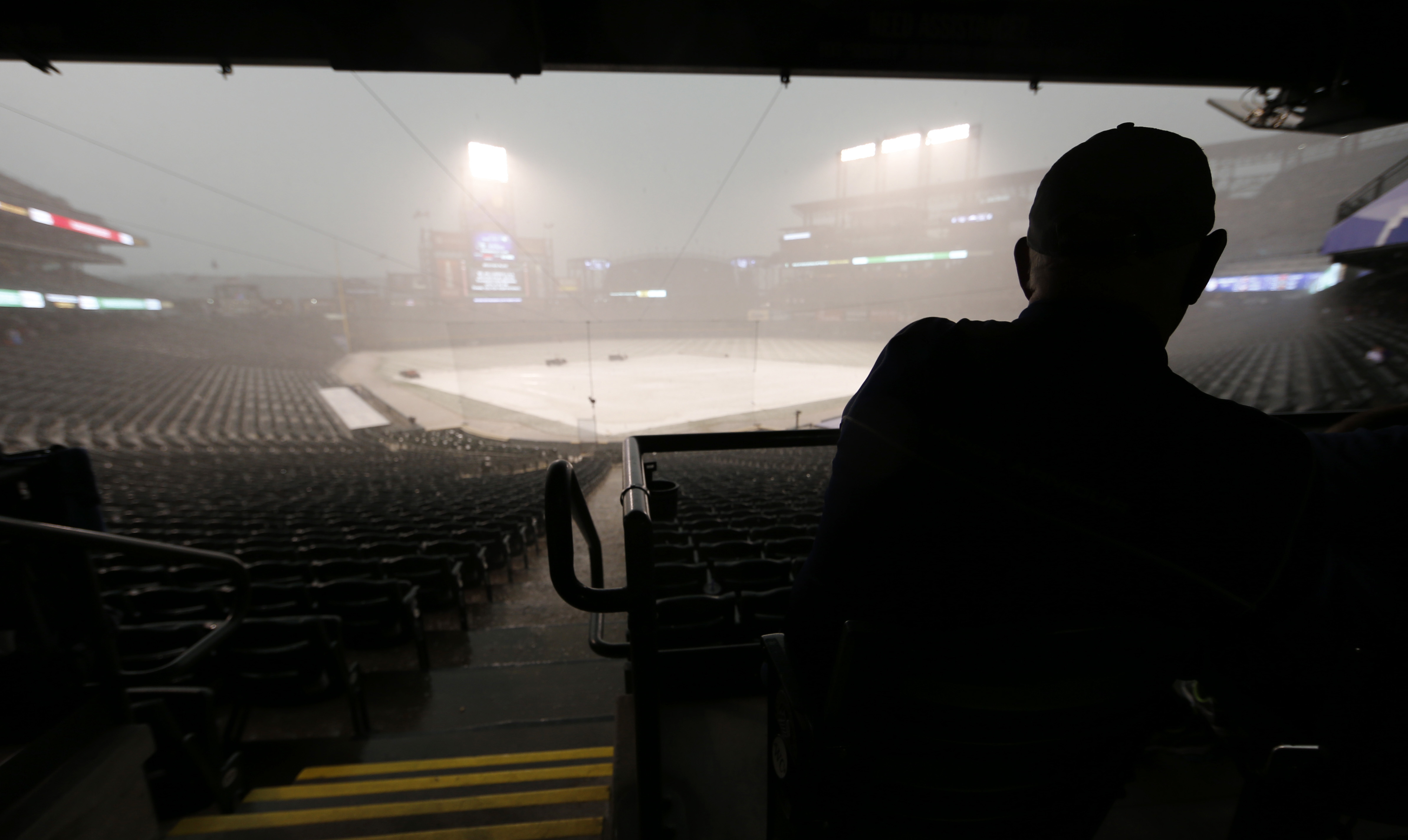 Hail, flooding cause delay at Coors before Jays-Rockies
