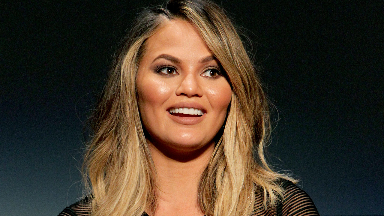 Chrissy Teigen Ran Outside Half-Naked With Luna During Emergency Drill --  Watch the Snapchats! | whas11.com