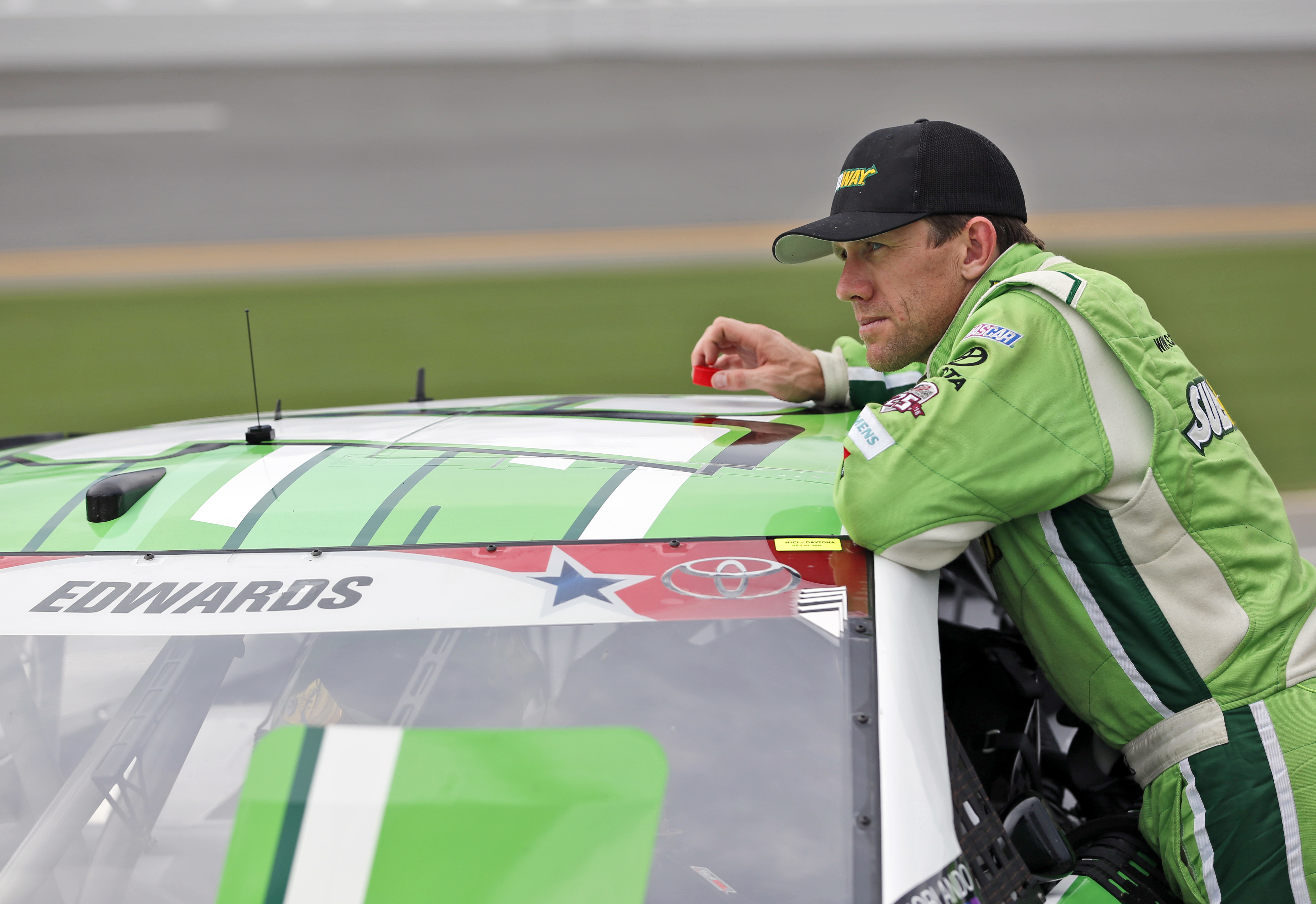 Greg Biffle wins 1st pole since 2012 with strong Daytona run | 12news.com