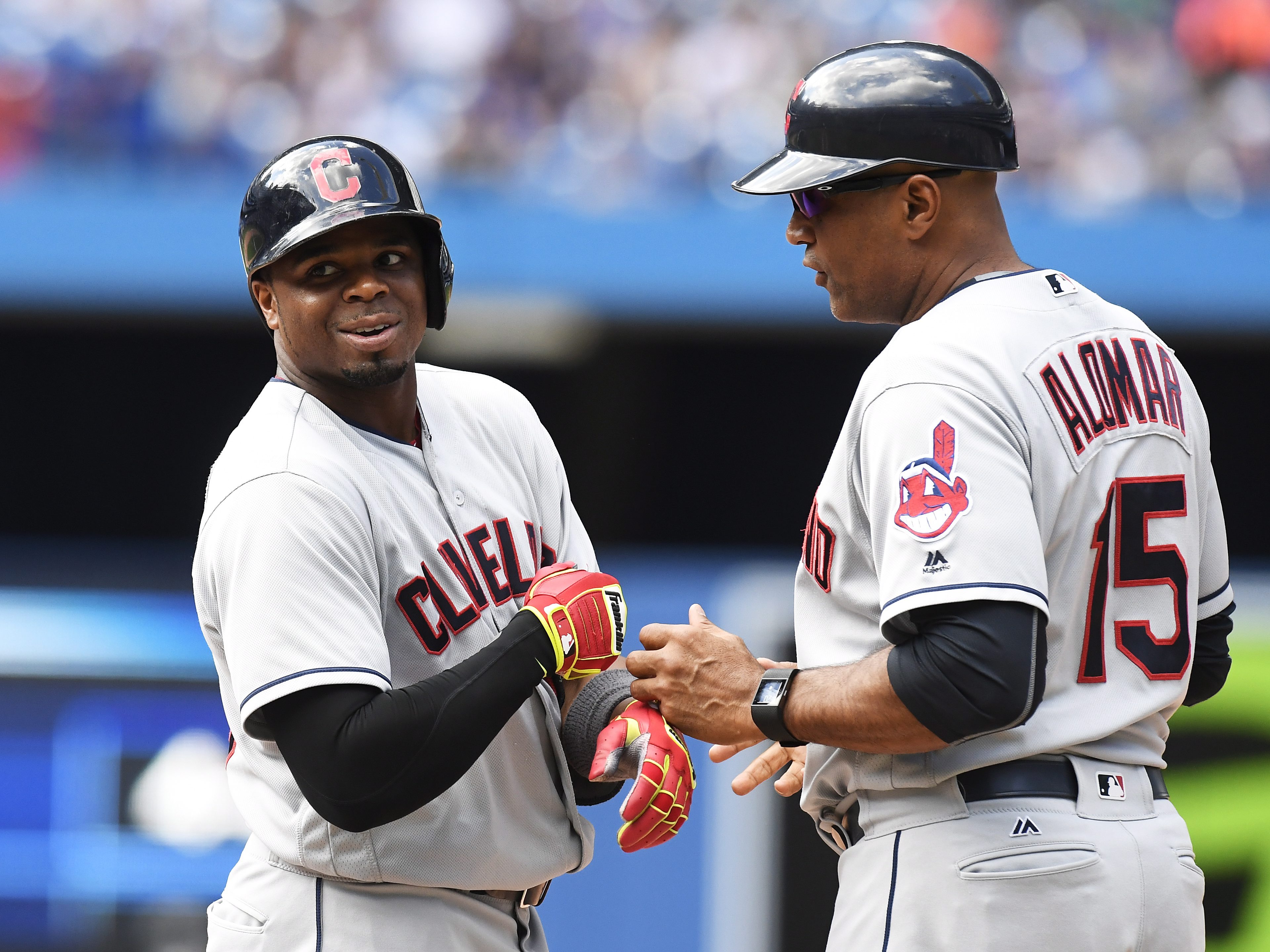 Blue Jays beat Indians on Ryan Goins's walk-off homer