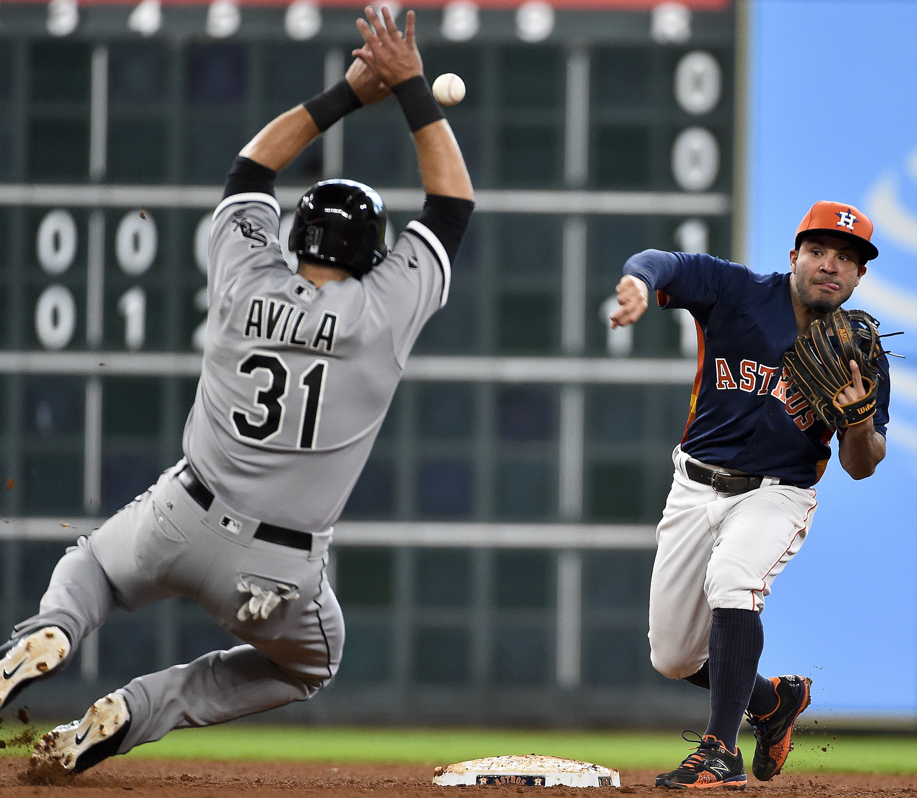 Yankees beat skidding Astros 4-1 for 7th straight win