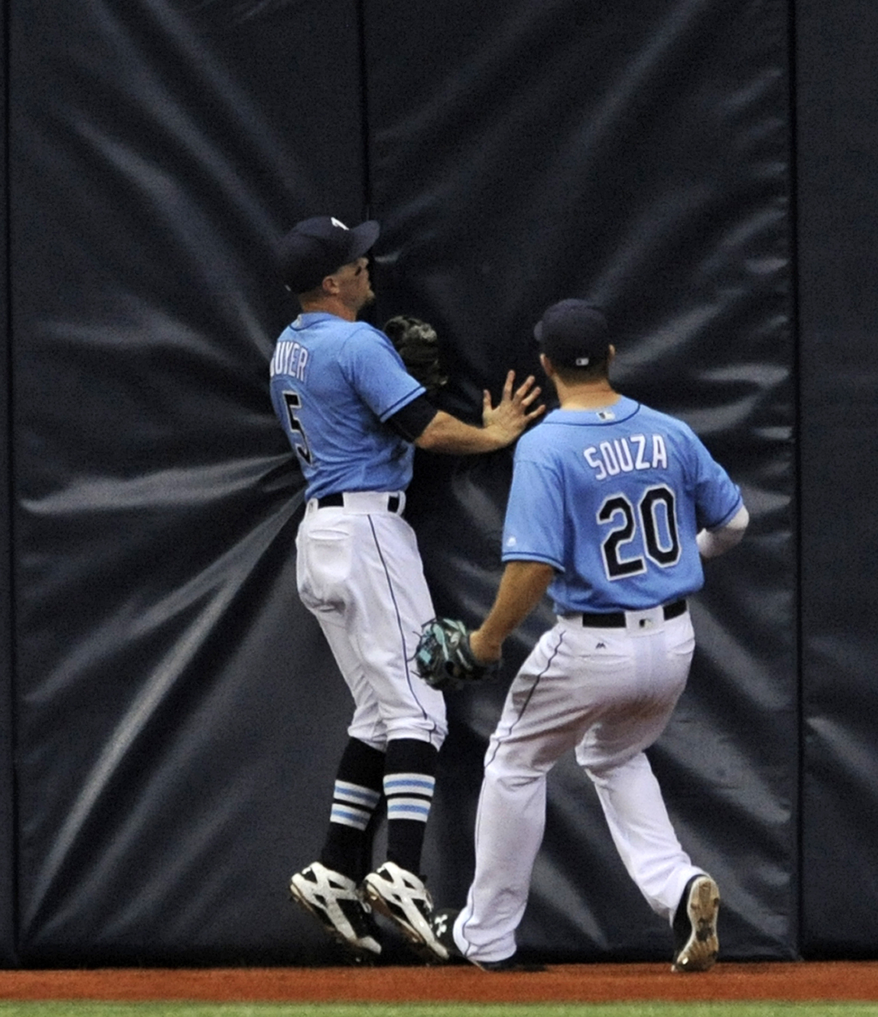 25-year Marliniversary: Marlins rally from 6 down in 9th to stun