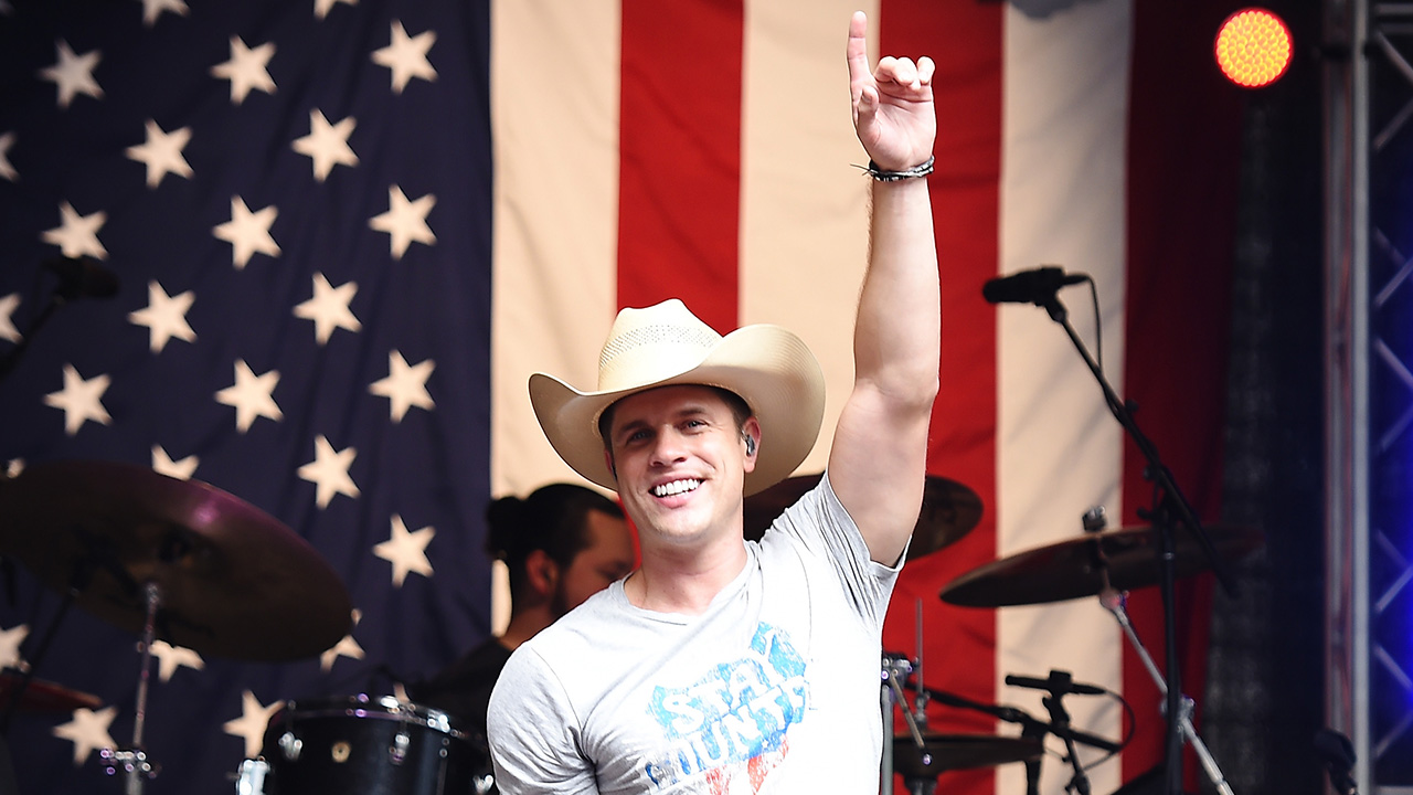 EXCLUSIVE Dustin Lynch Explains Those Kelly Osbourne Dating Rumors