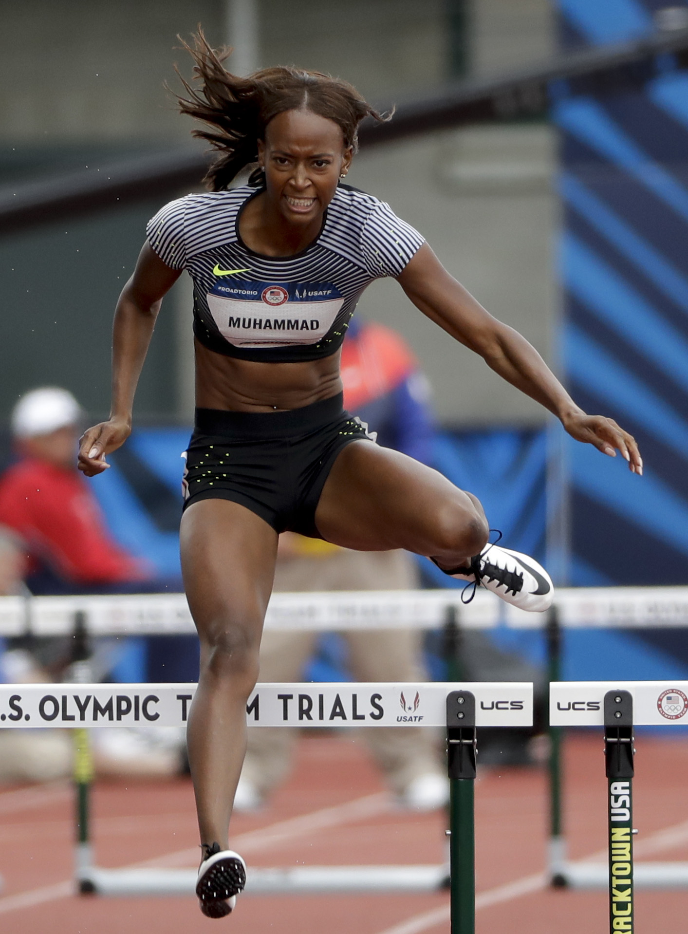 McLaughlin sets world record as U.S. women finish 1-2 in 400 hurdles