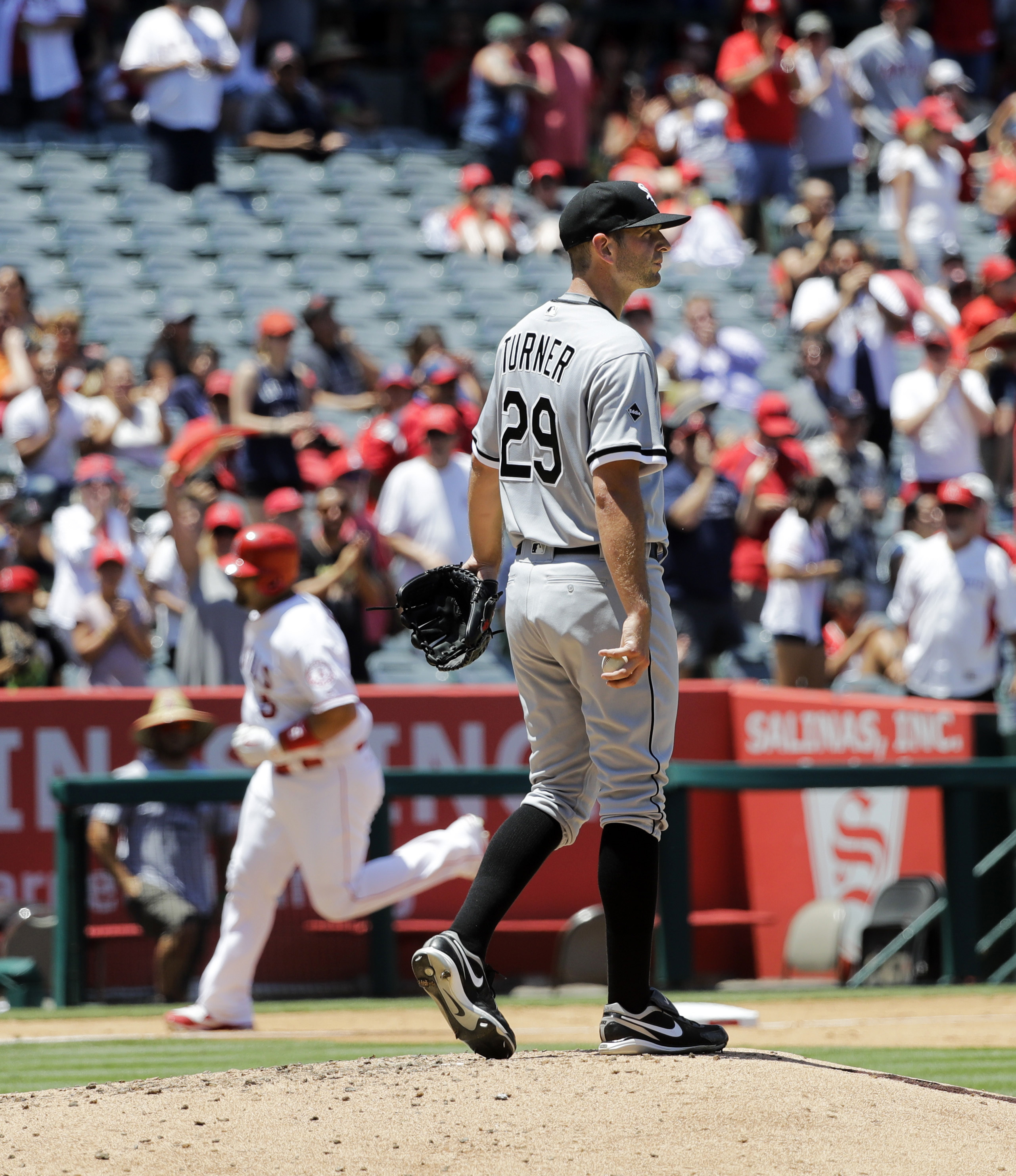 Robin Ventura's era starts with Chicago White Sox loss at Texas