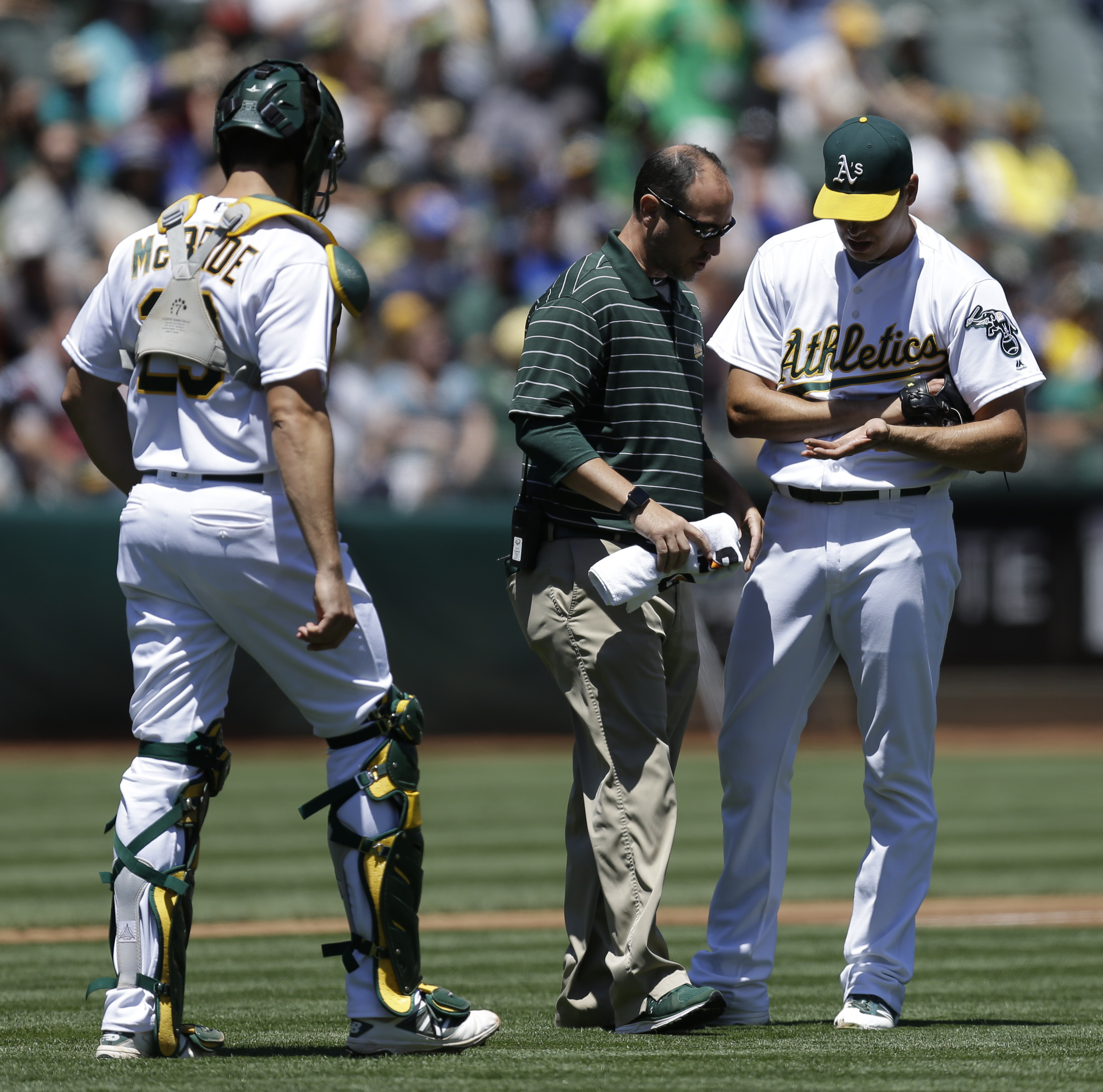 Josh Donaldson's hit in ninth gives Blue Jays 5-3 win vs. A's