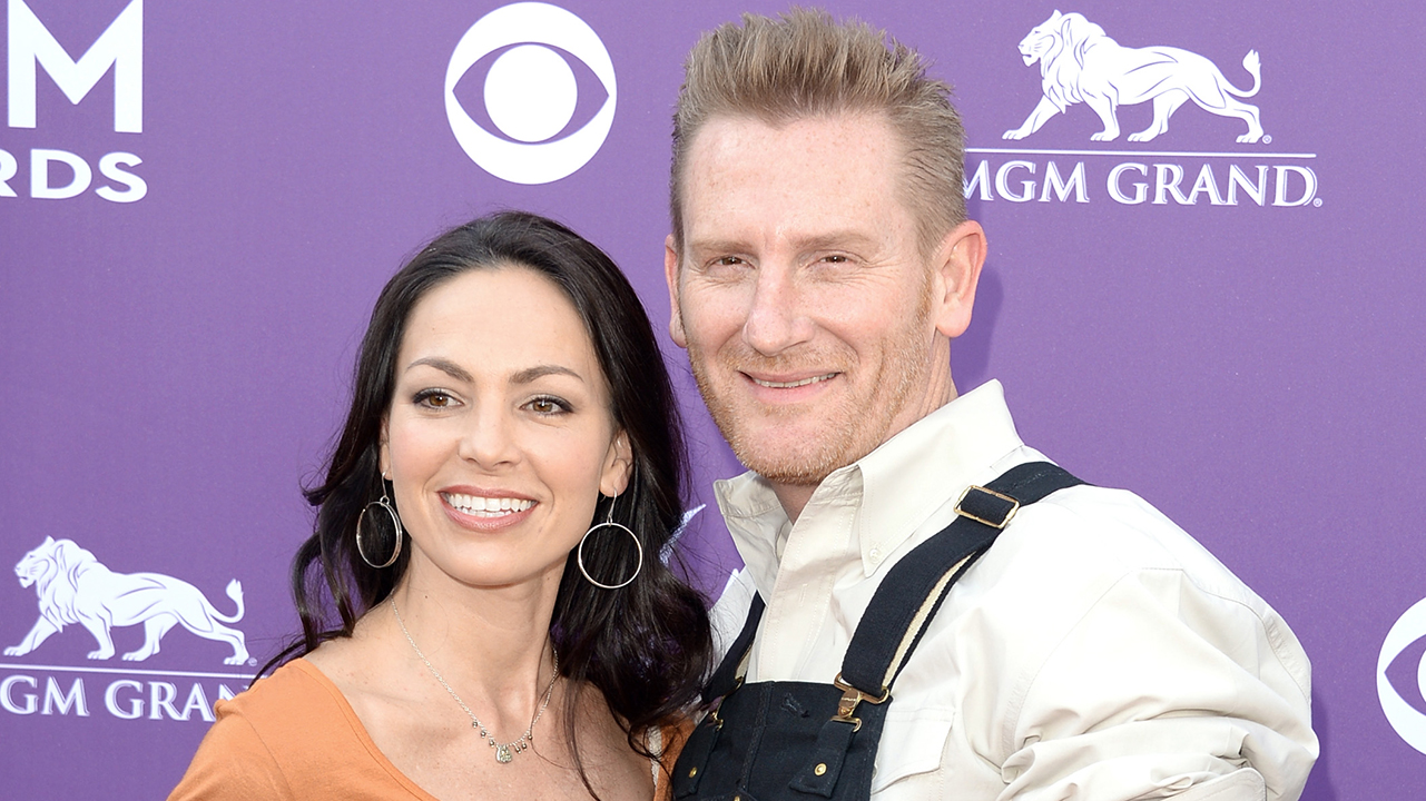 Rory Feek Talks Watching Late Wife Joey in New Documentary 'I Saw Her