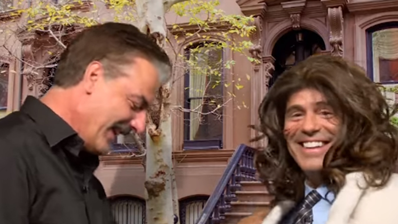 Chris Noth Is Back As Mr Big Watch Him Hilariously Recreate A Famous Sex And The City Scene
